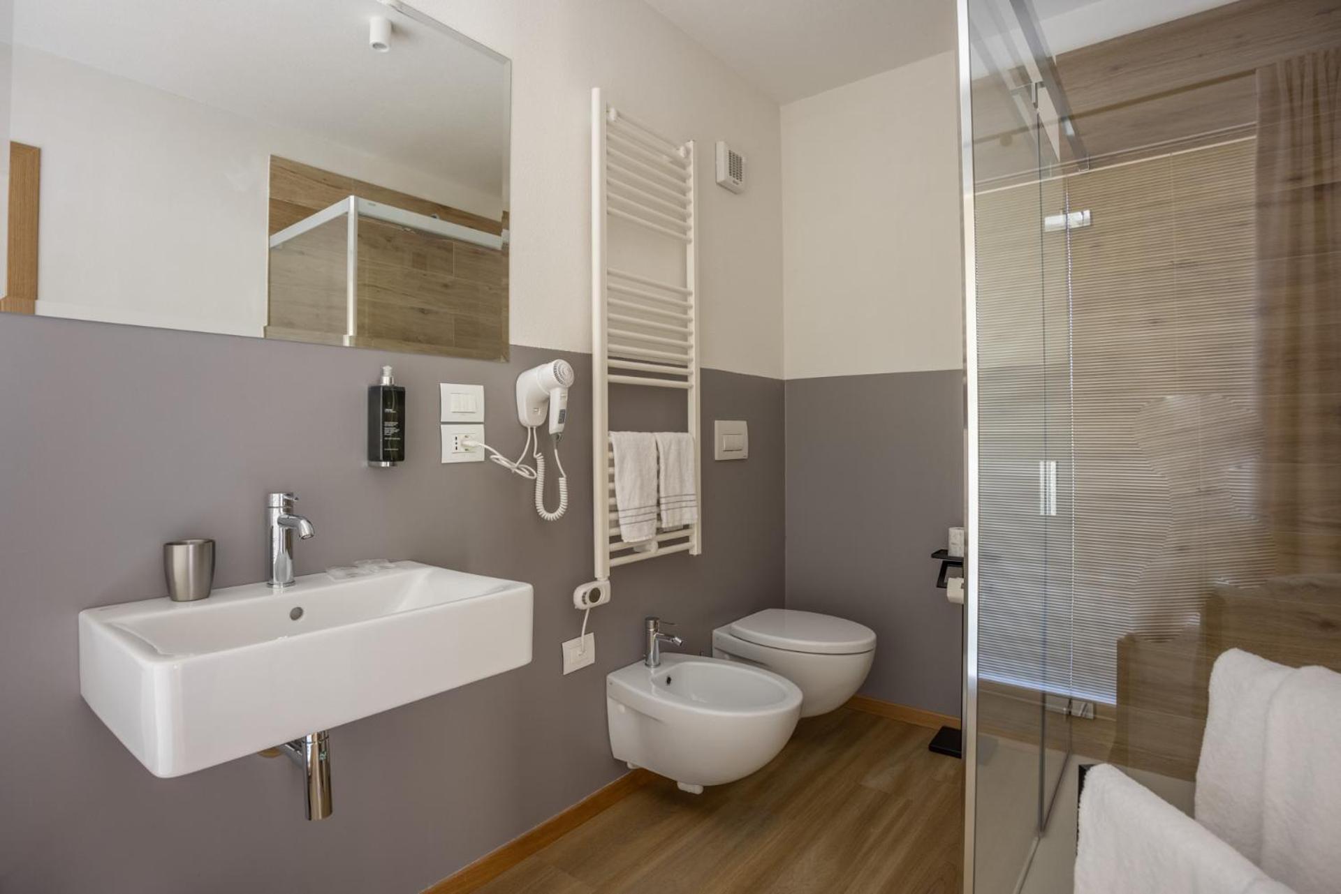 Junior Suite with Terrace - Photo 5