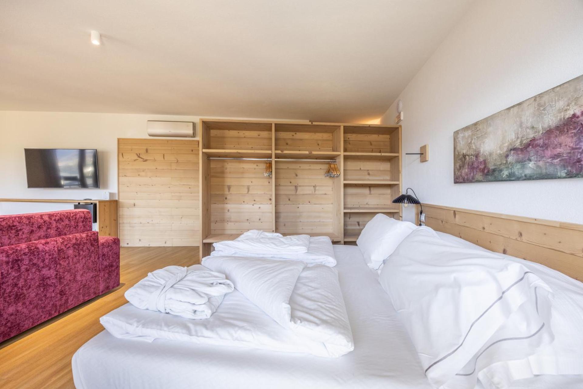Junior Suite with Terrace - Photo 15