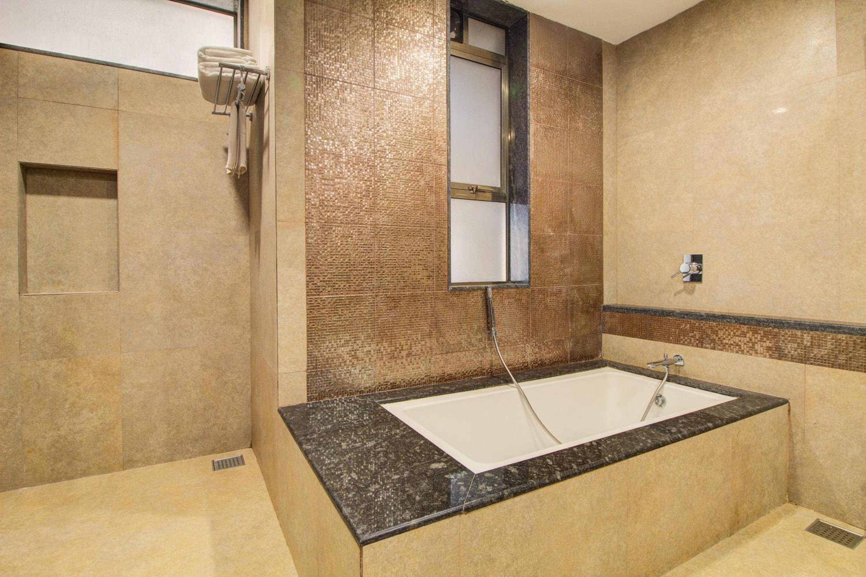 Superior Room Valley View with Bathtub & Balcony photo 2