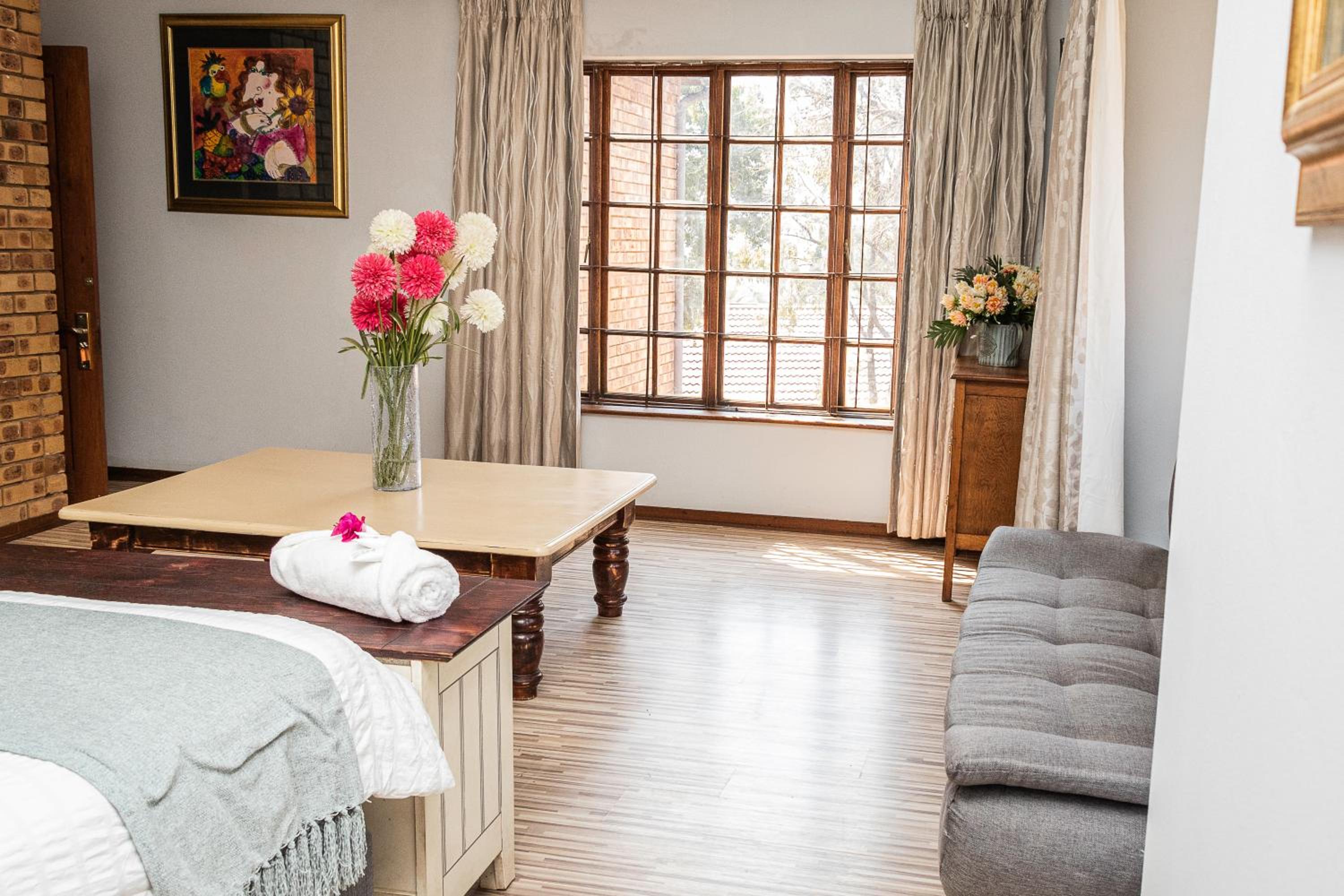 Honeymoon Suite - Photo 10