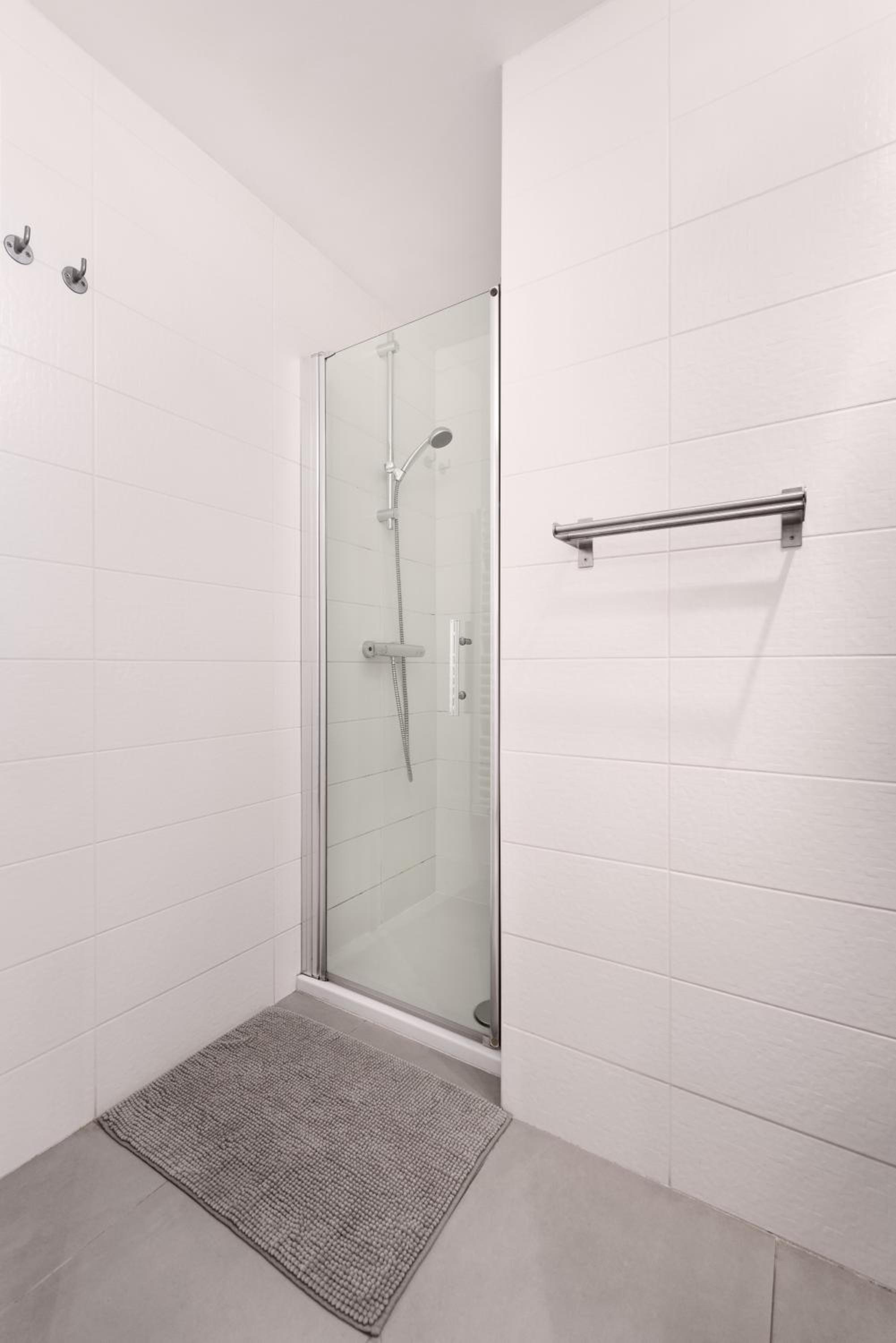 Two-Bedroom Apartment (4 Adults) - Photo 8