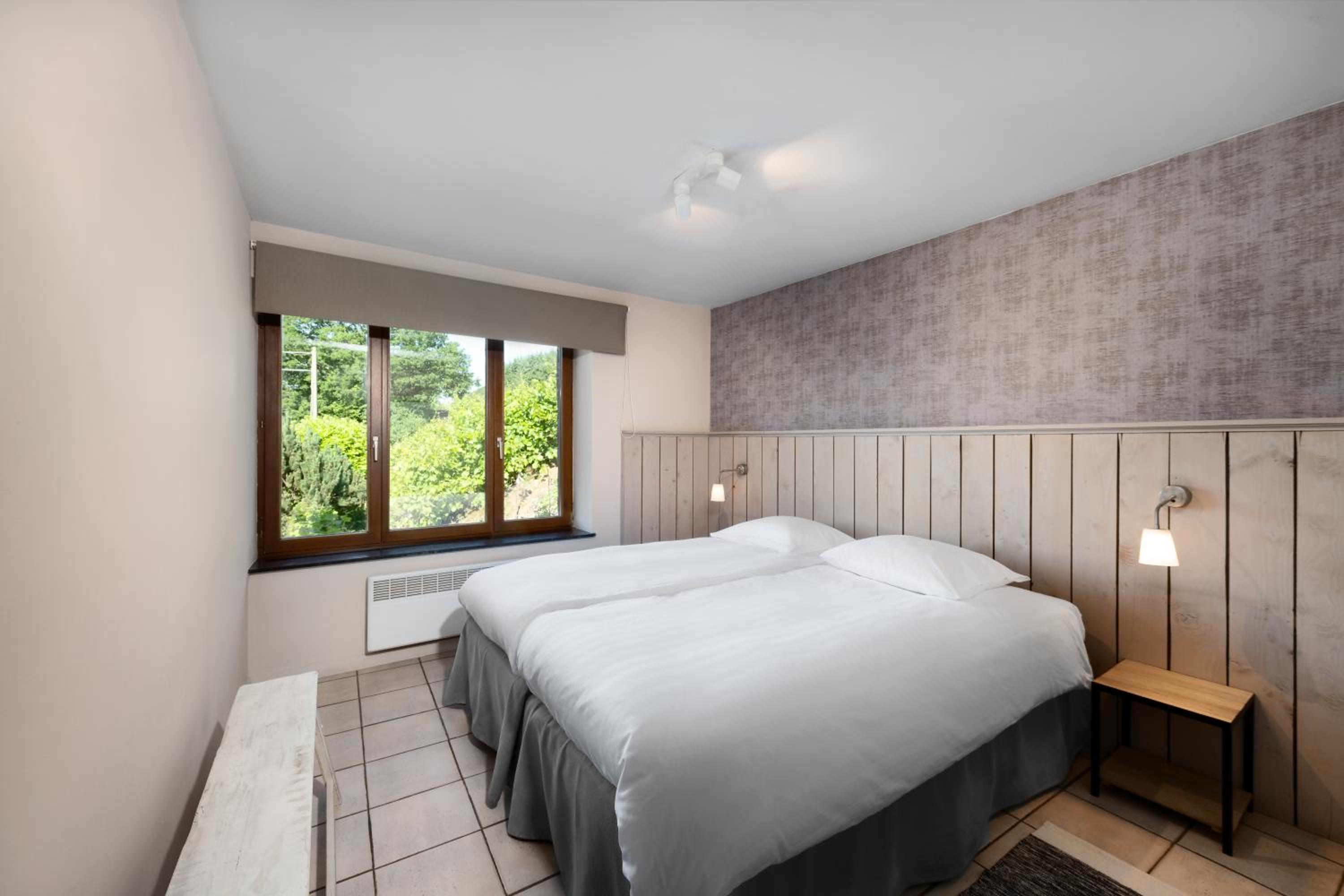 One-Bedroom Apartment - Photo 4