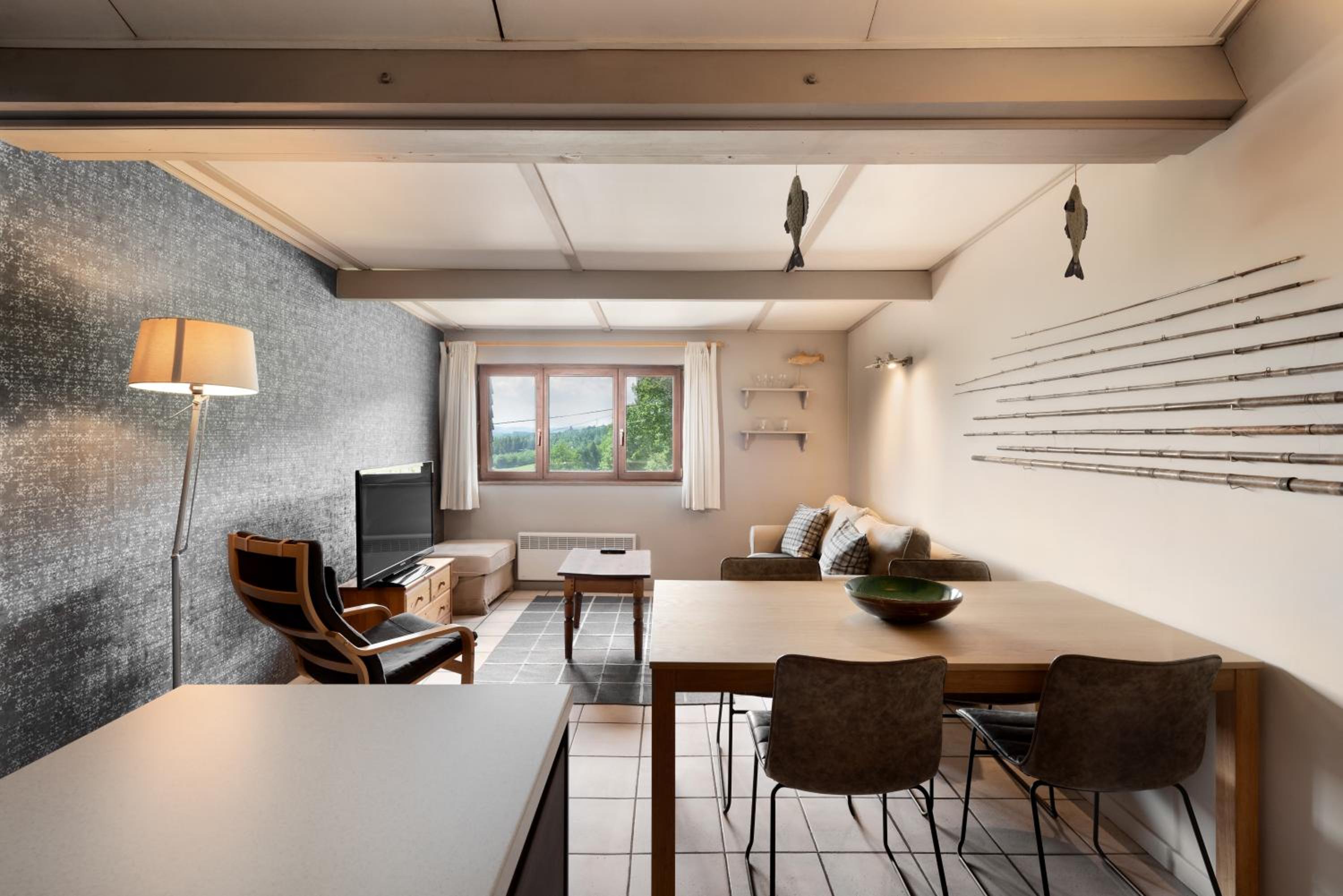 One-Bedroom Apartment - Photo 3
