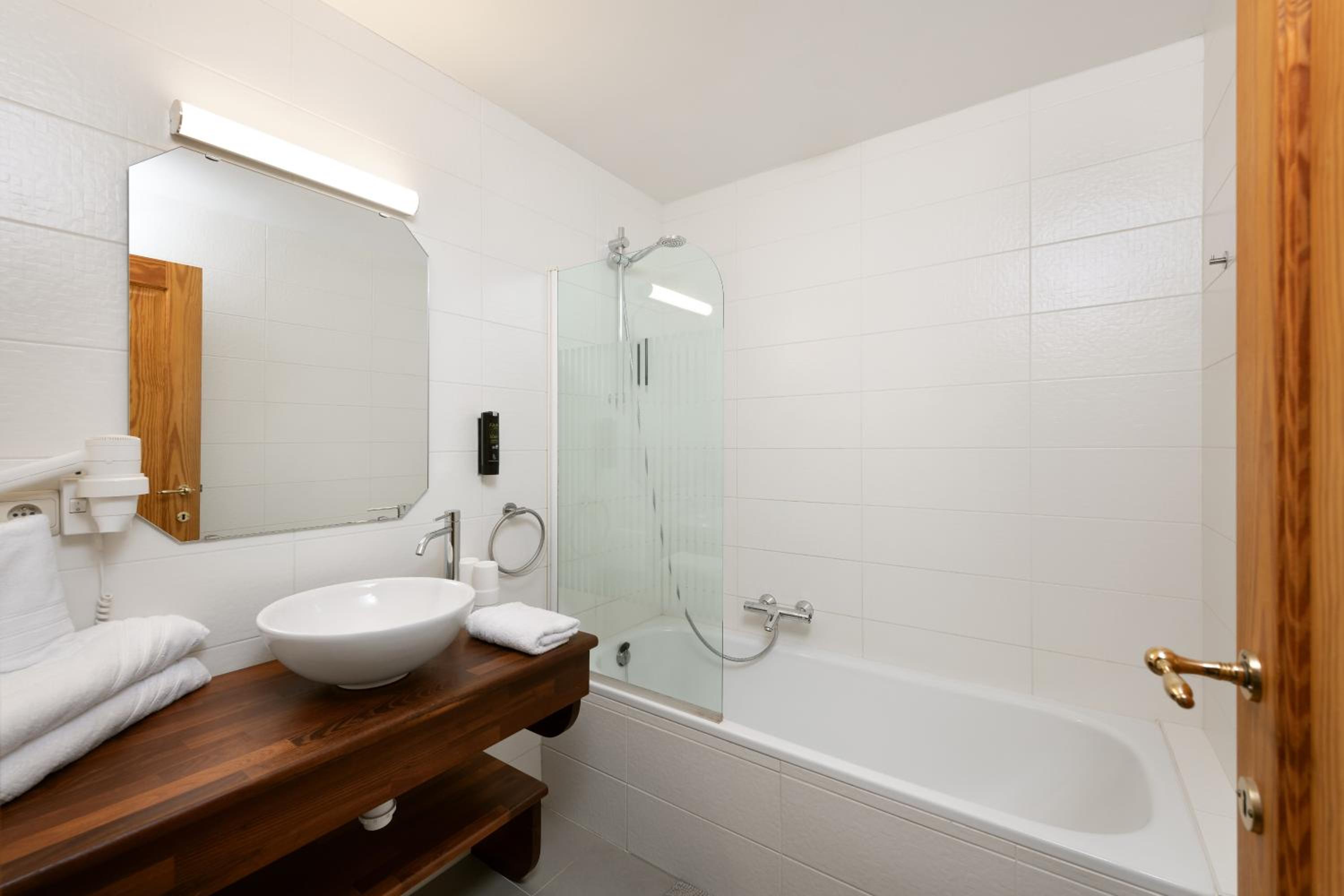 One-Bedroom Apartment - Photo 5
