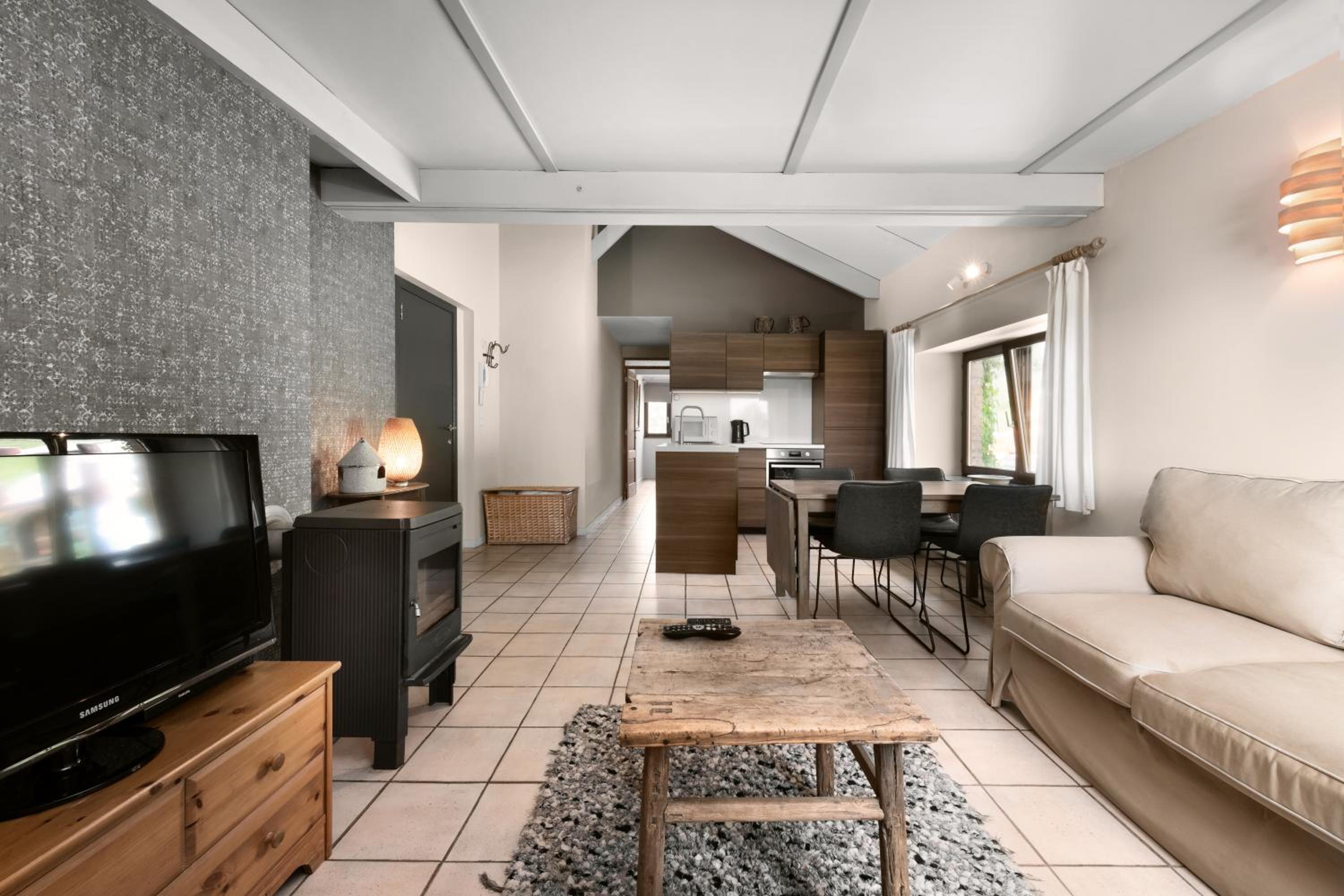One-Bedroom Apartment - Photo 10