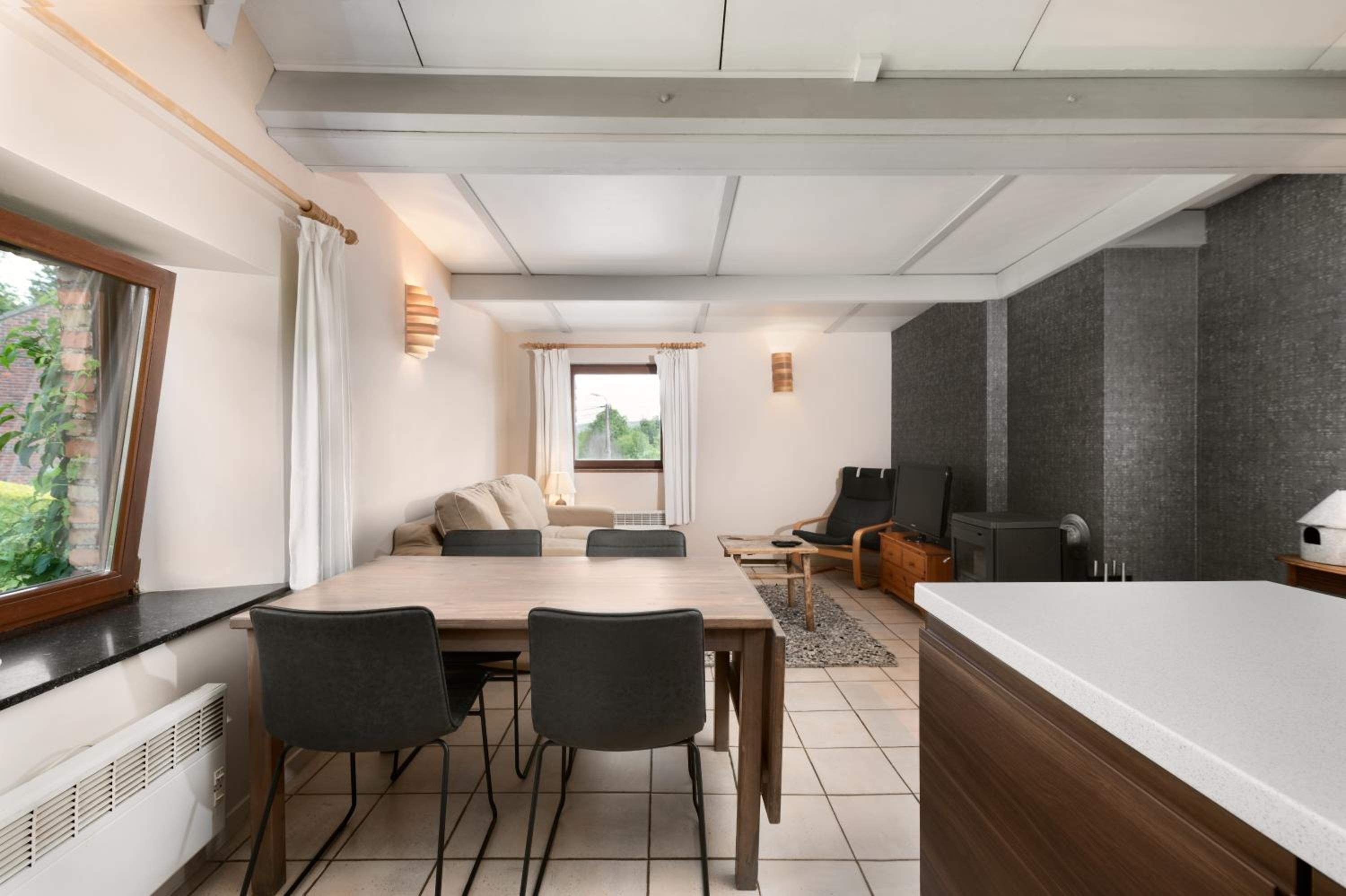 One-Bedroom Apartment - Photo 11