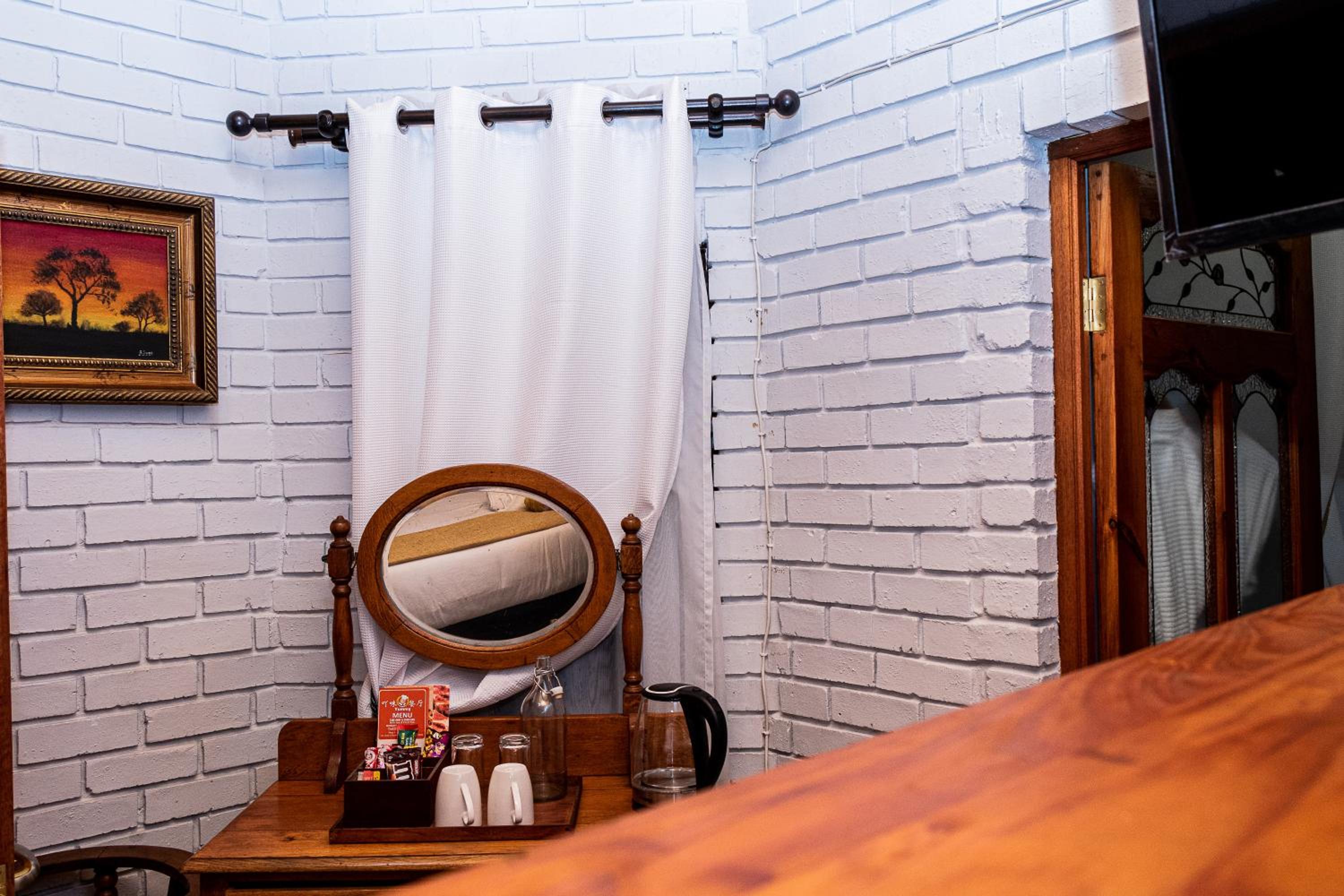 Standard Queen Room - Photo 3