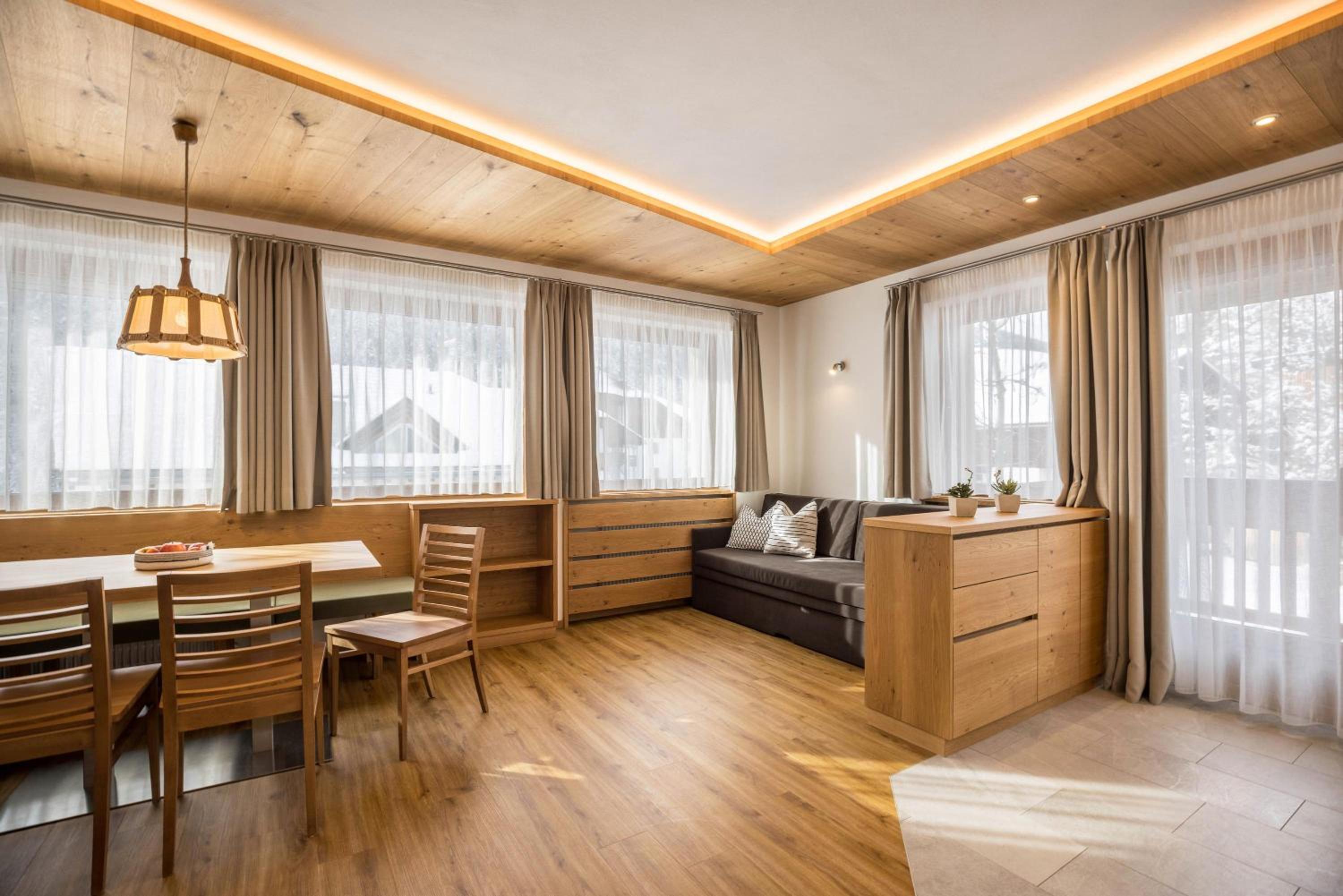Two-Bedroom Deluxe Apartment with Garden View