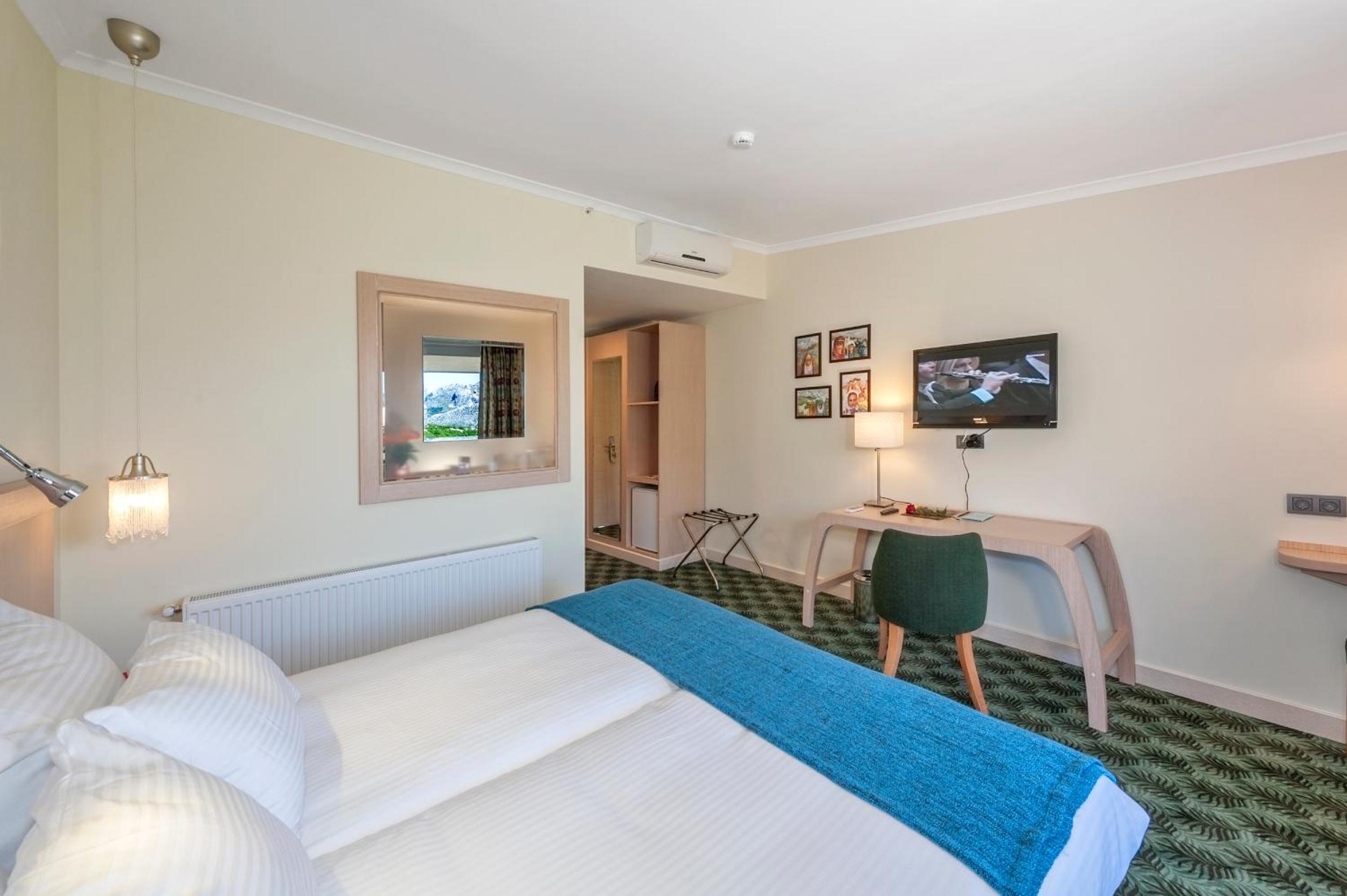 Double Or Twin Room With Mountain View photo 2
