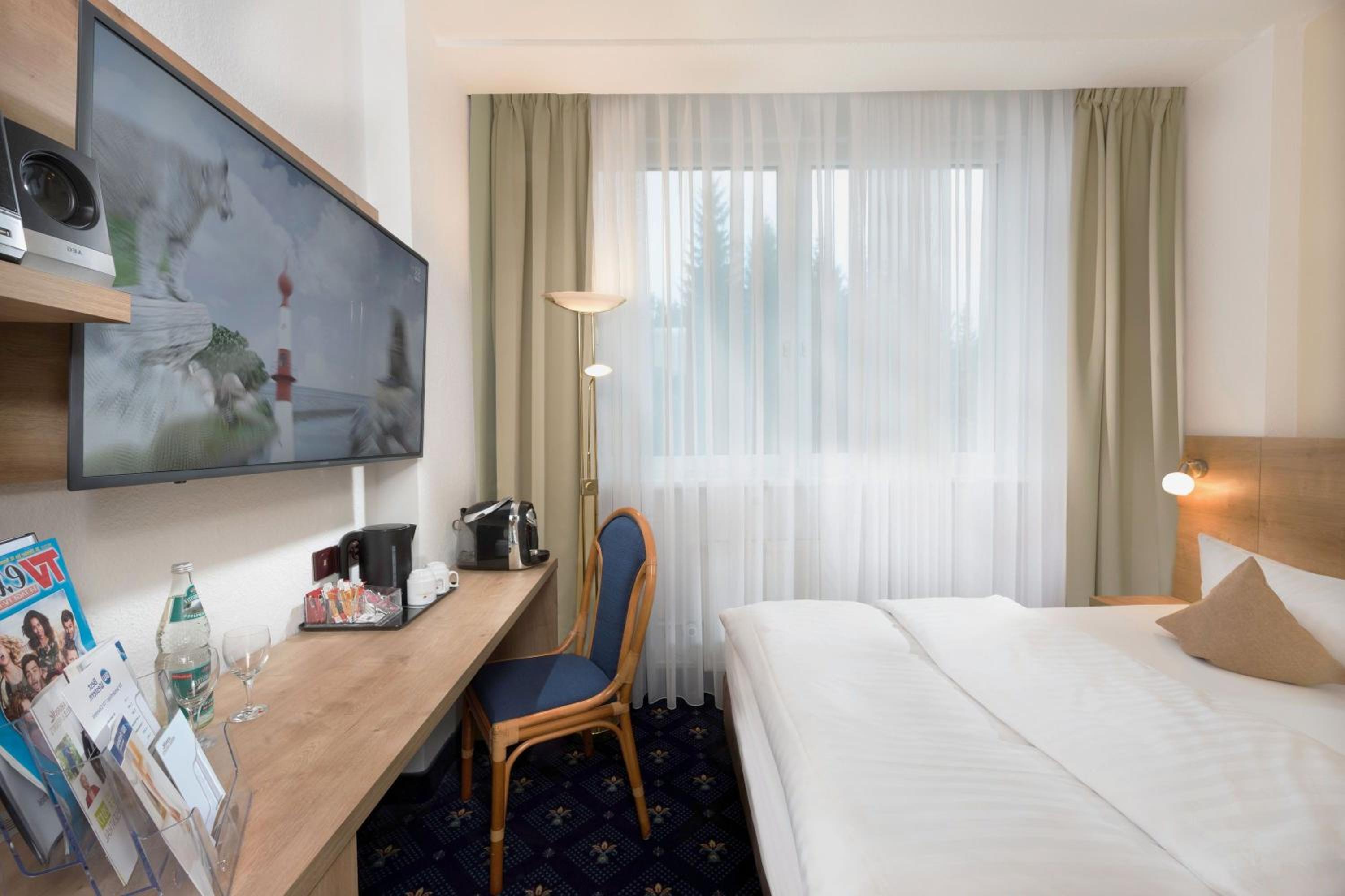 Standard Queen Room - Photo 4