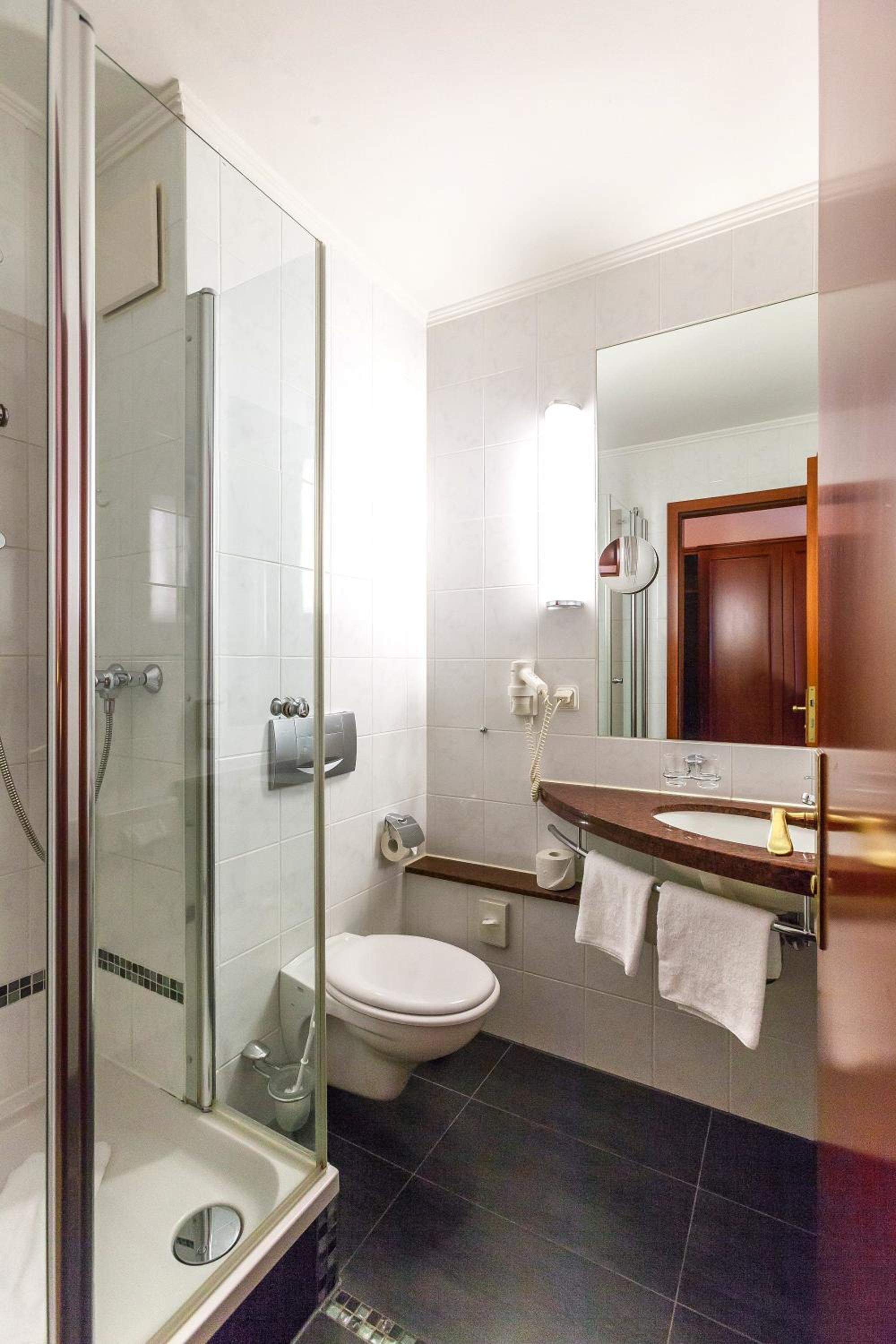 Double or Twin Room photo 3