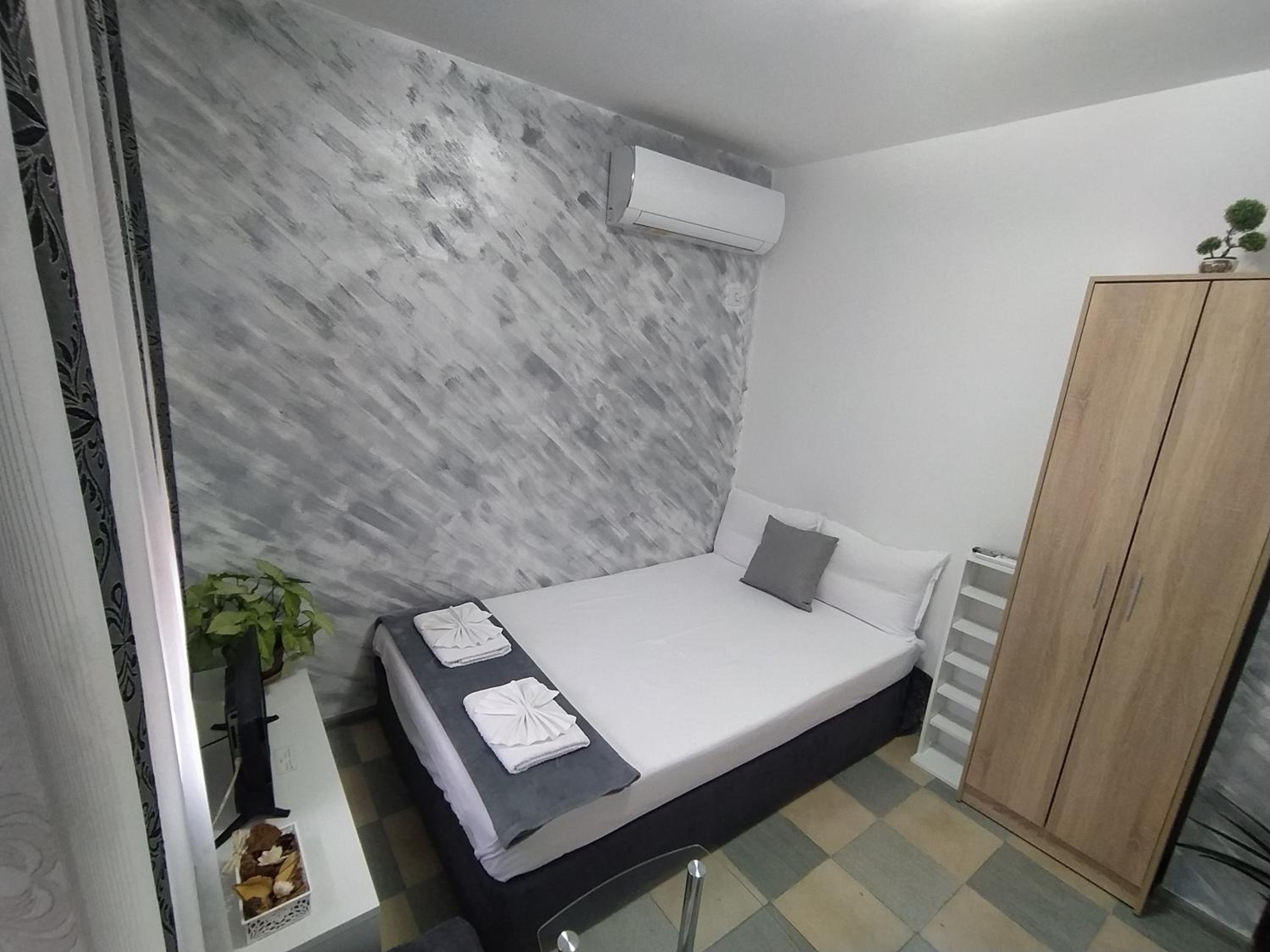 Small Double Room photo 2