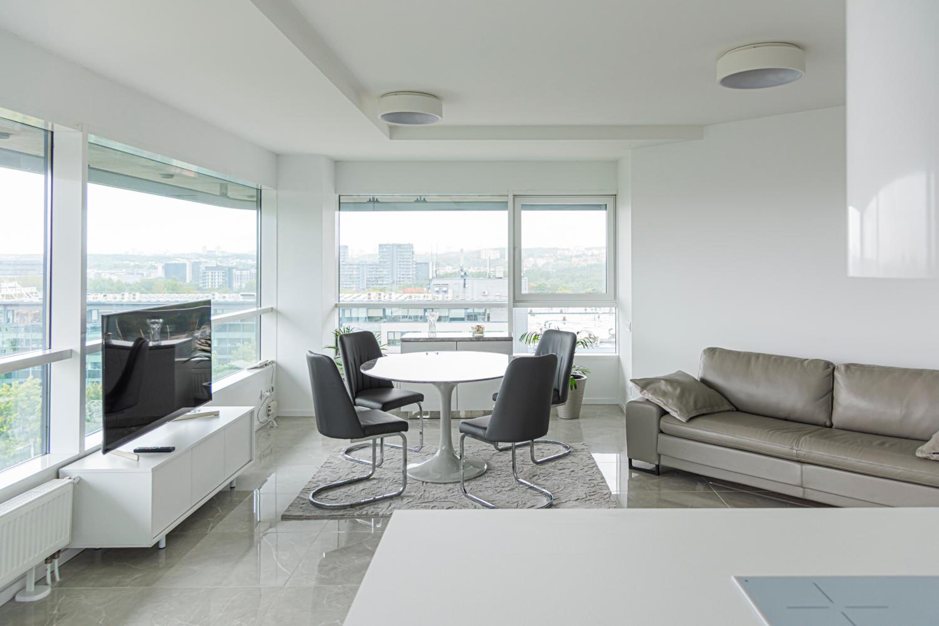 One-Bedroom Apartment - Photo 5