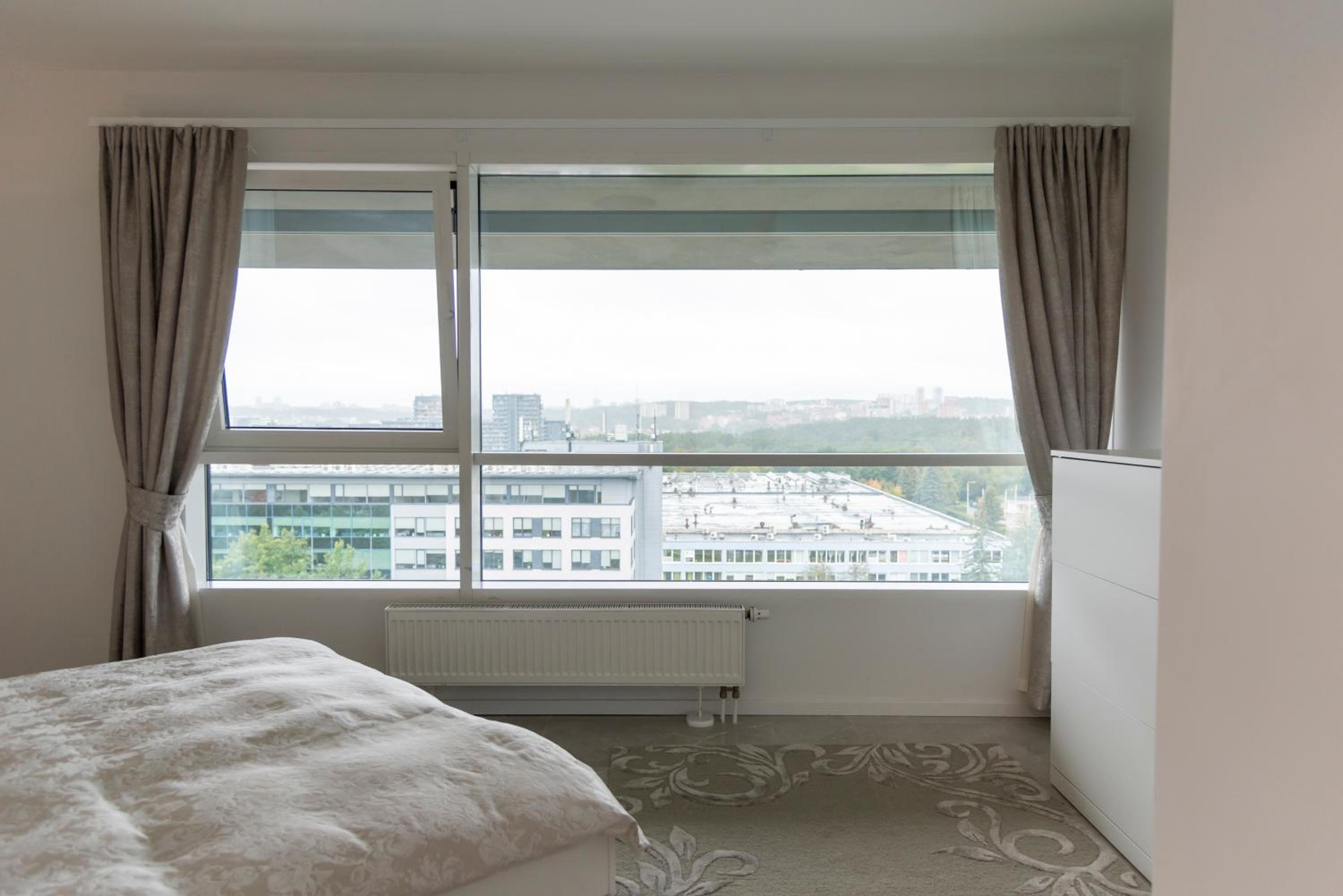 One-Bedroom Apartment - Photo 3