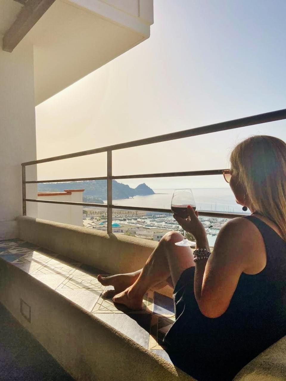 Apartment with Sea View - Photo 4