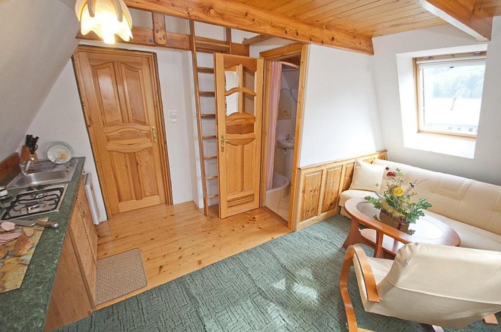 Apartment - Split Level with Mountain View - Photo 5