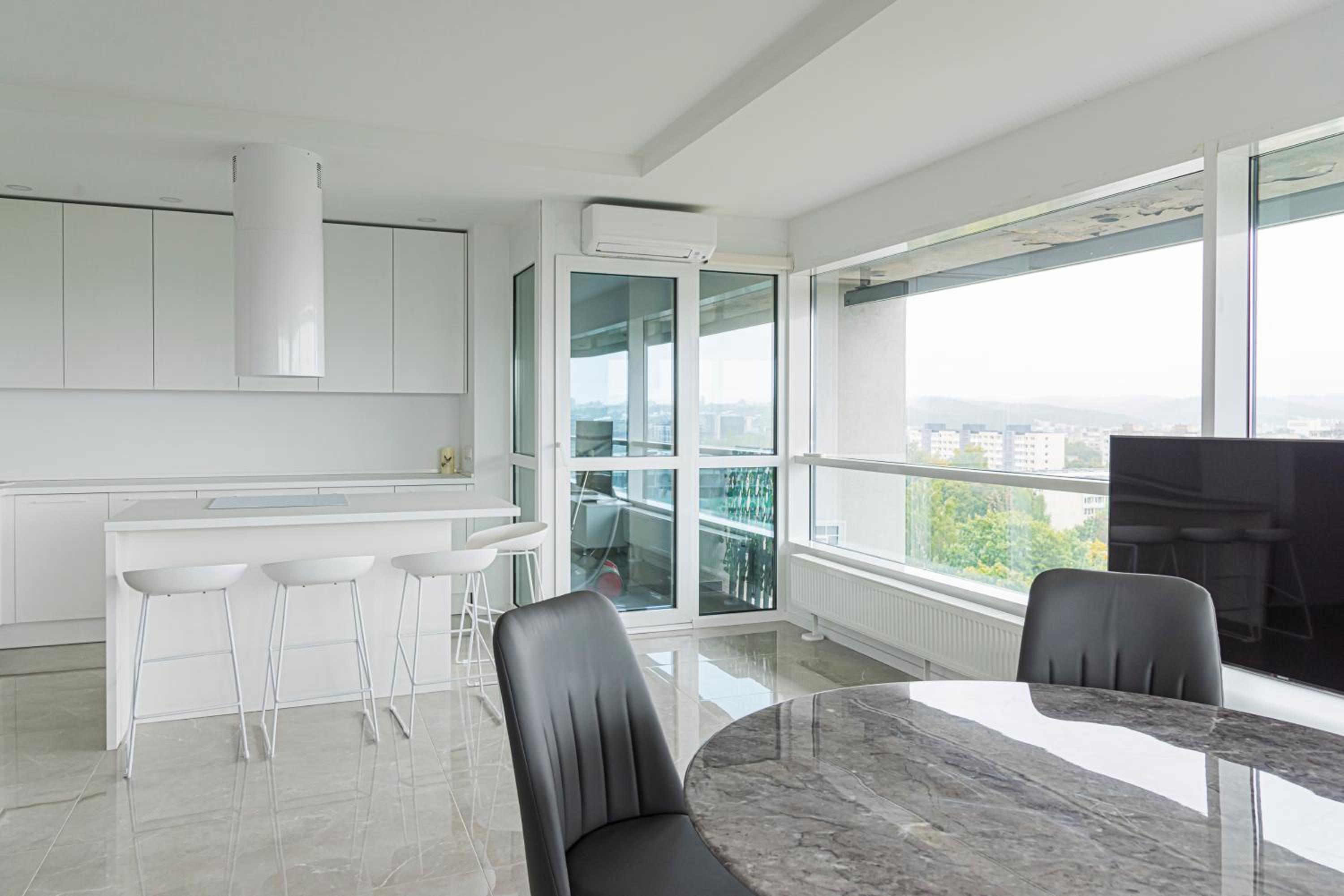 One-Bedroom Apartment - Photo 9