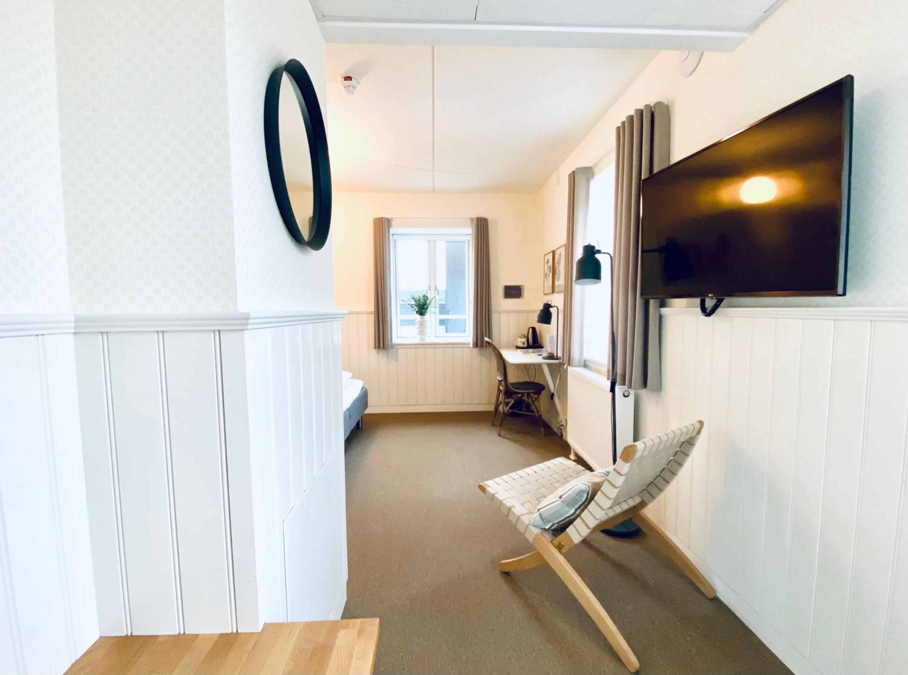 Double Room - Photo 8