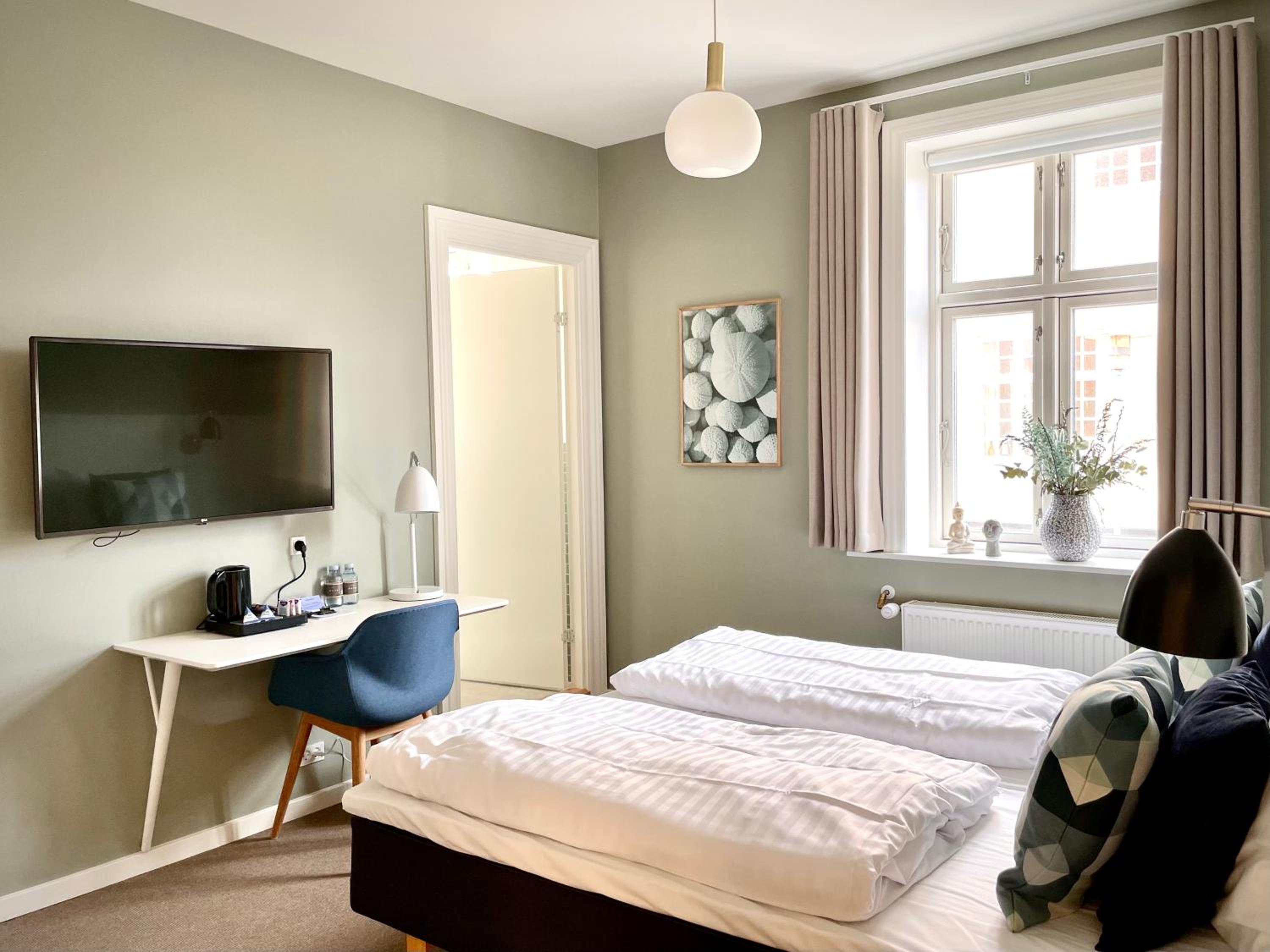 Double Room - Photo 7