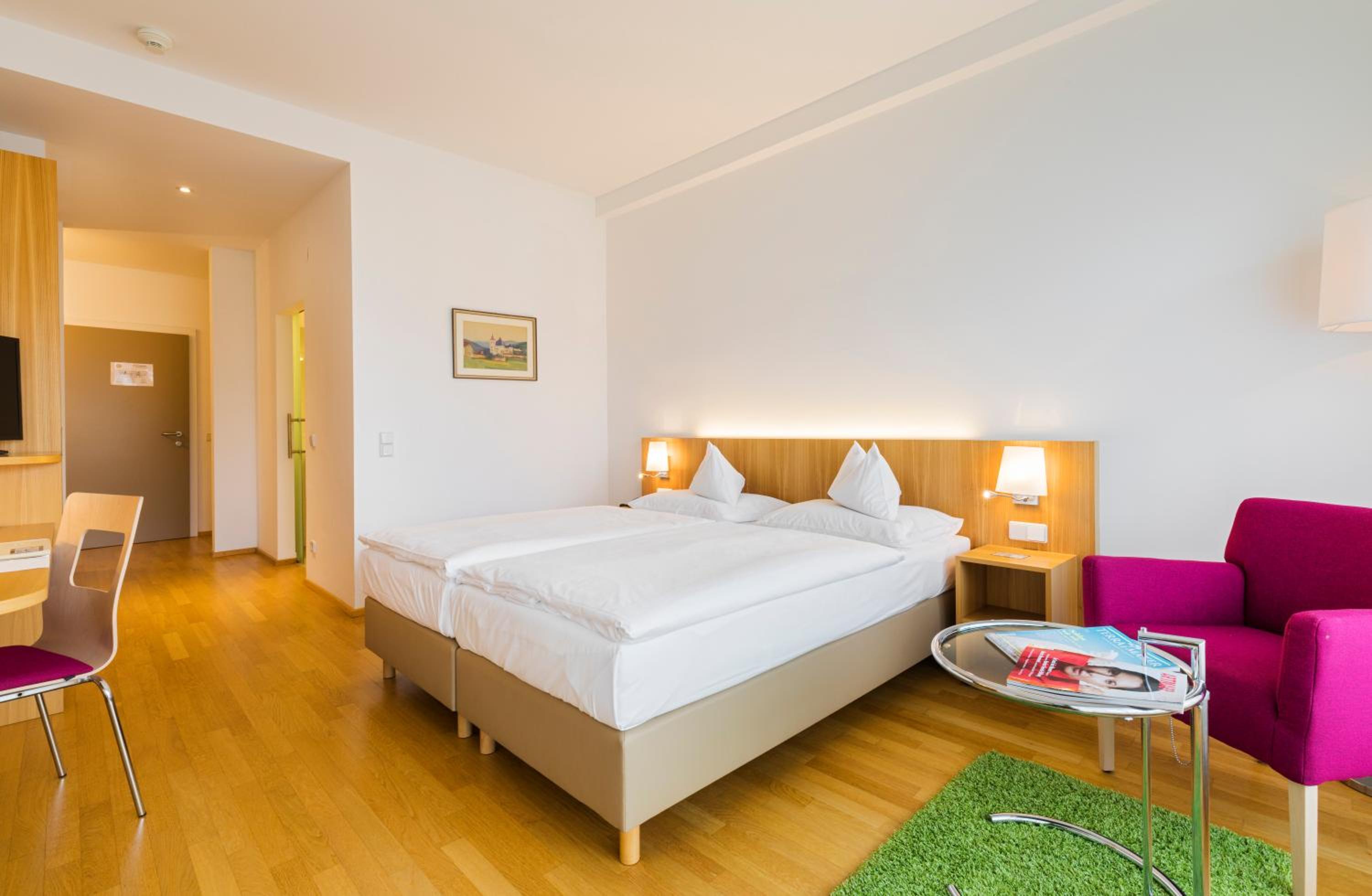 Deluxe Double Room with Park view photo 2