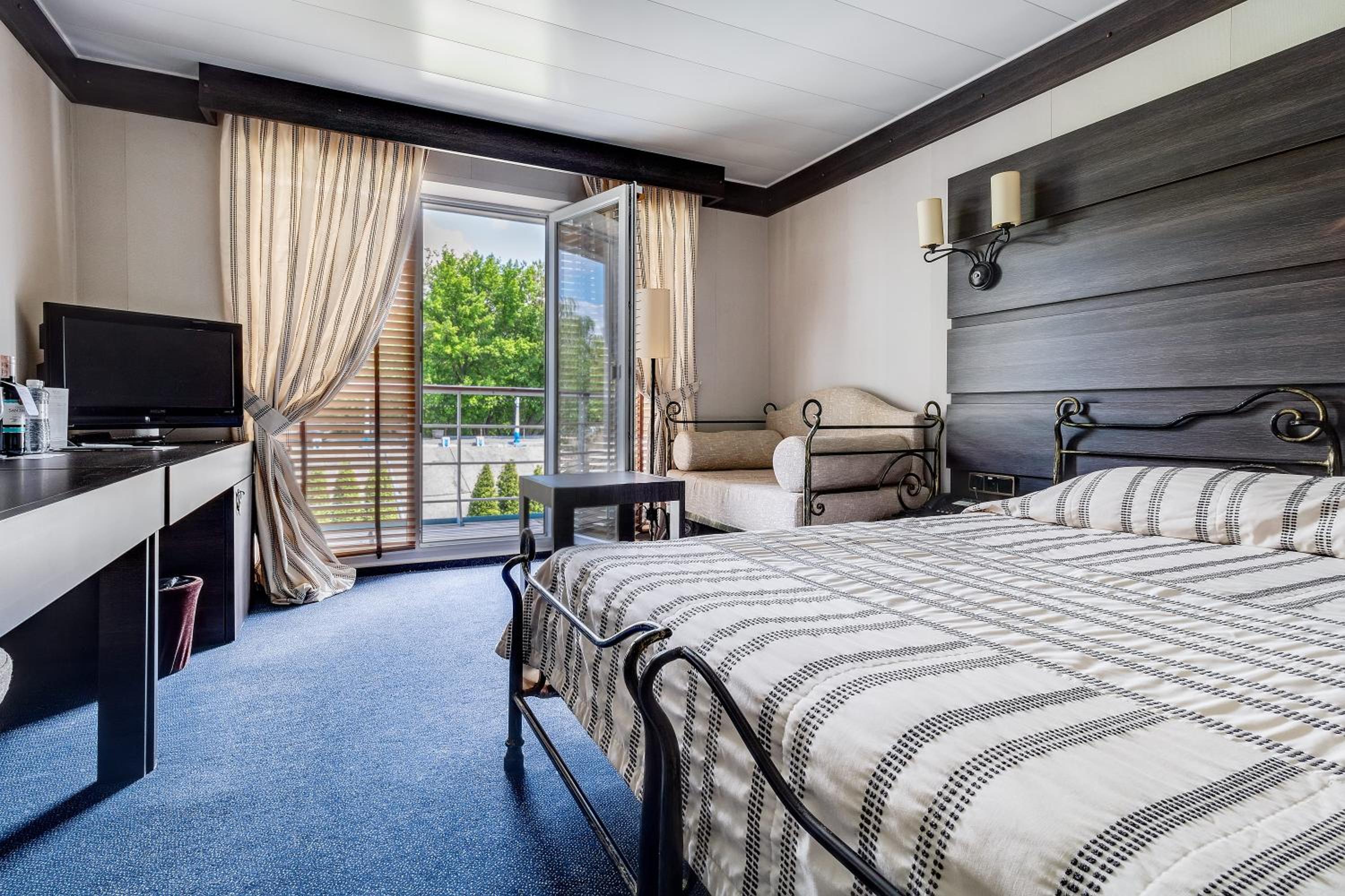 Classic Double Room with Park View