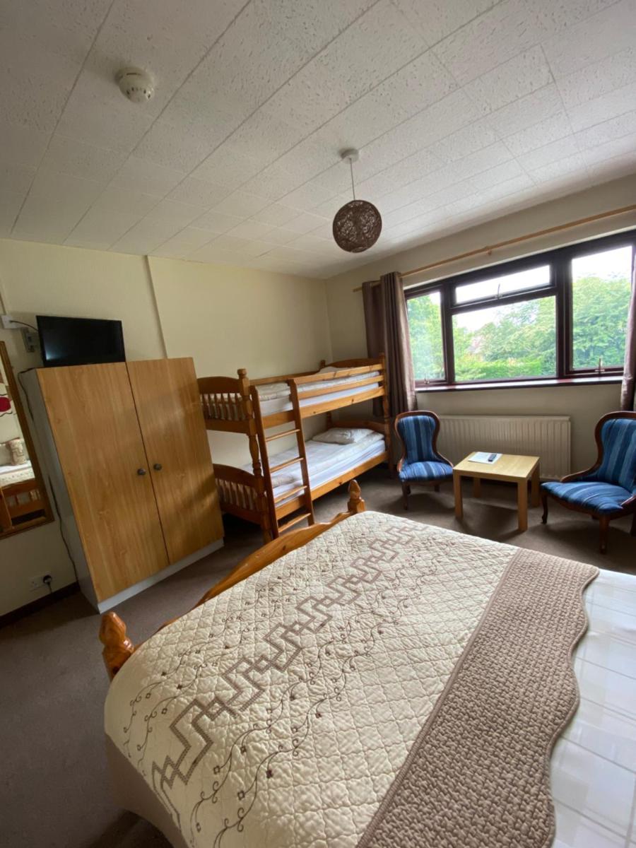 Family Room (2 Adults + 2 Children) photo 3