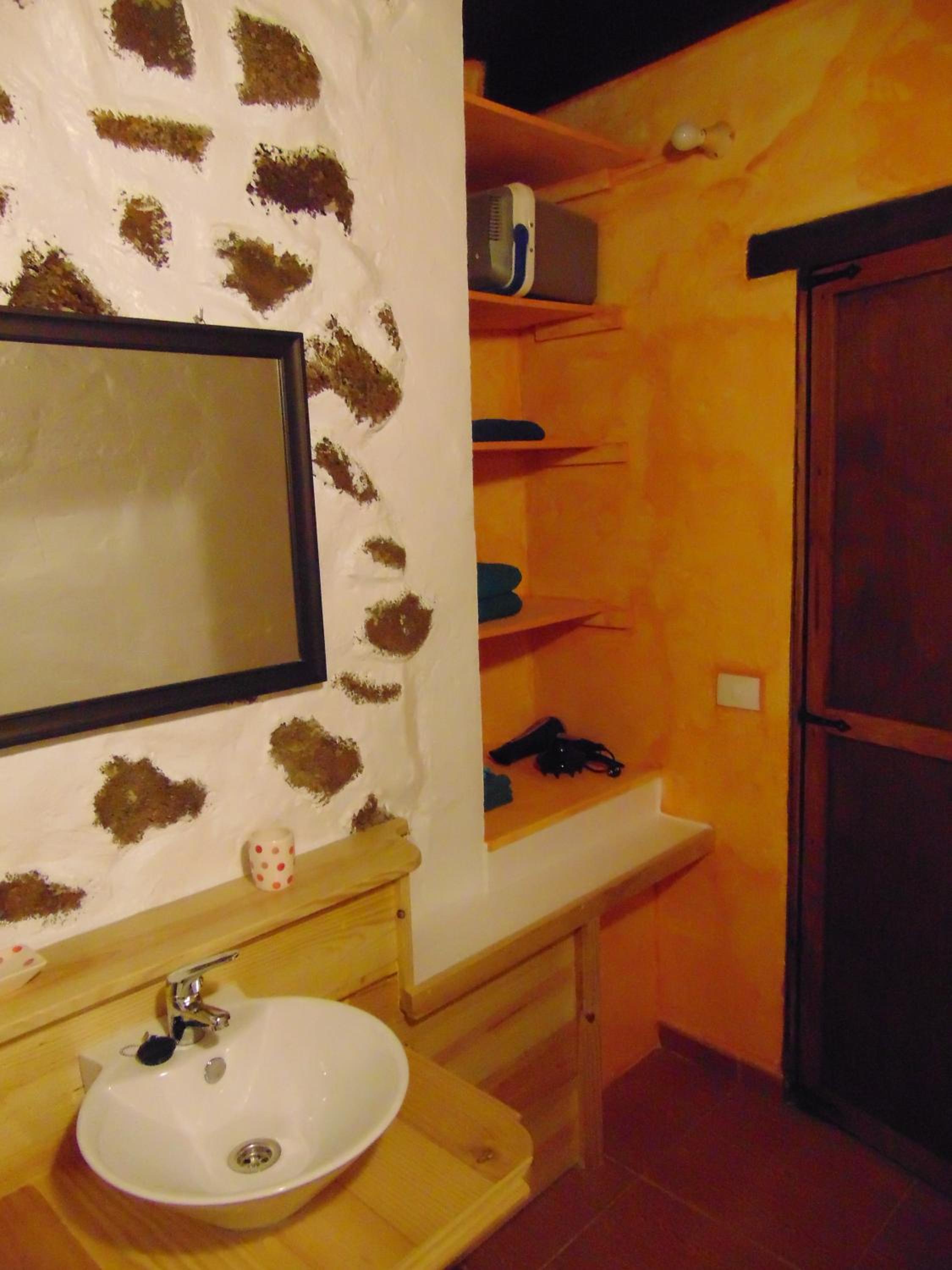 One Bedroom Apartment - Photo 7