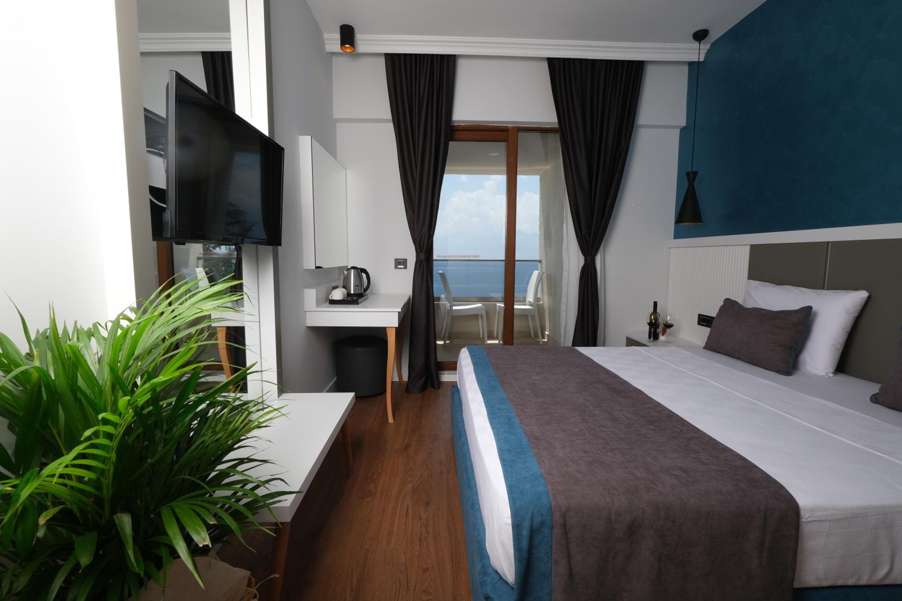 Deluxe Double Room with Sea View