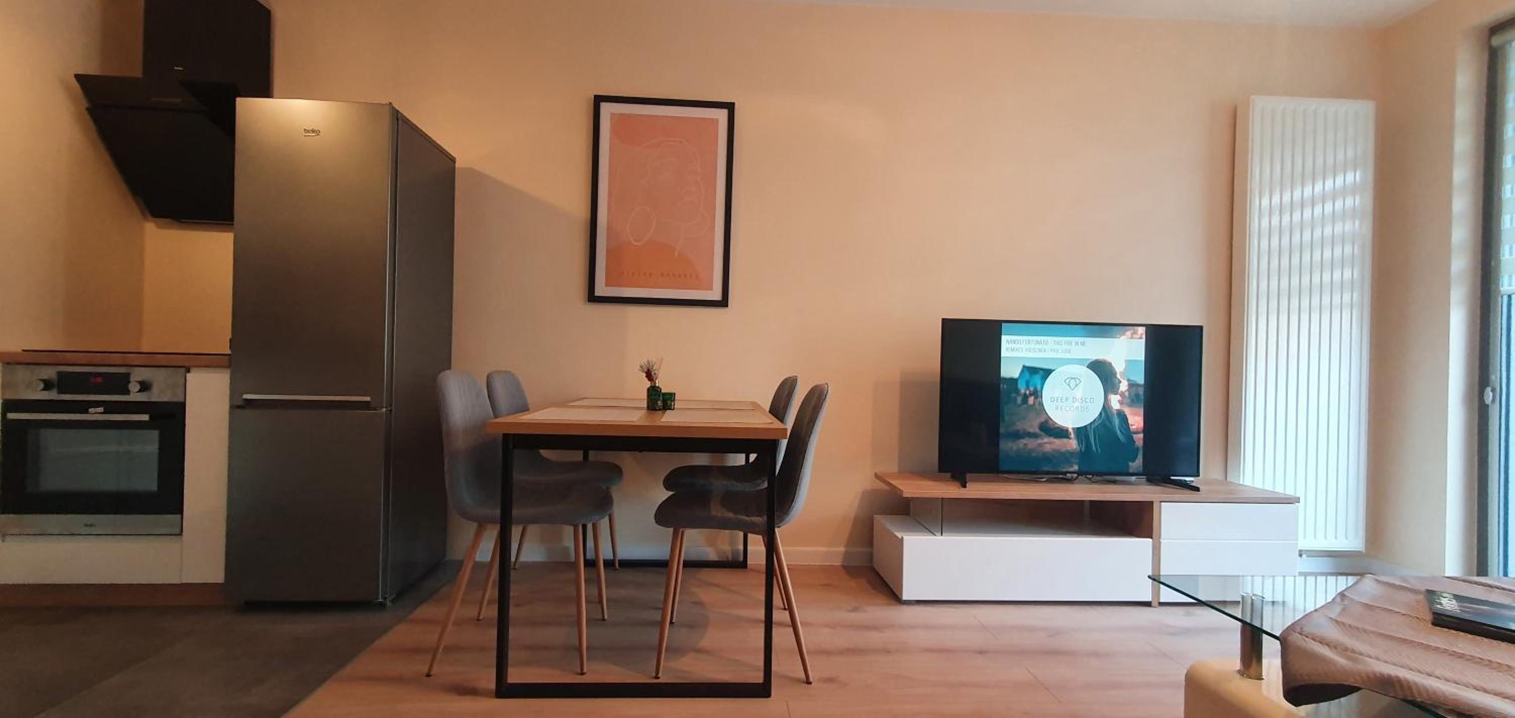 One-Bedroom Apartment - Photo 6
