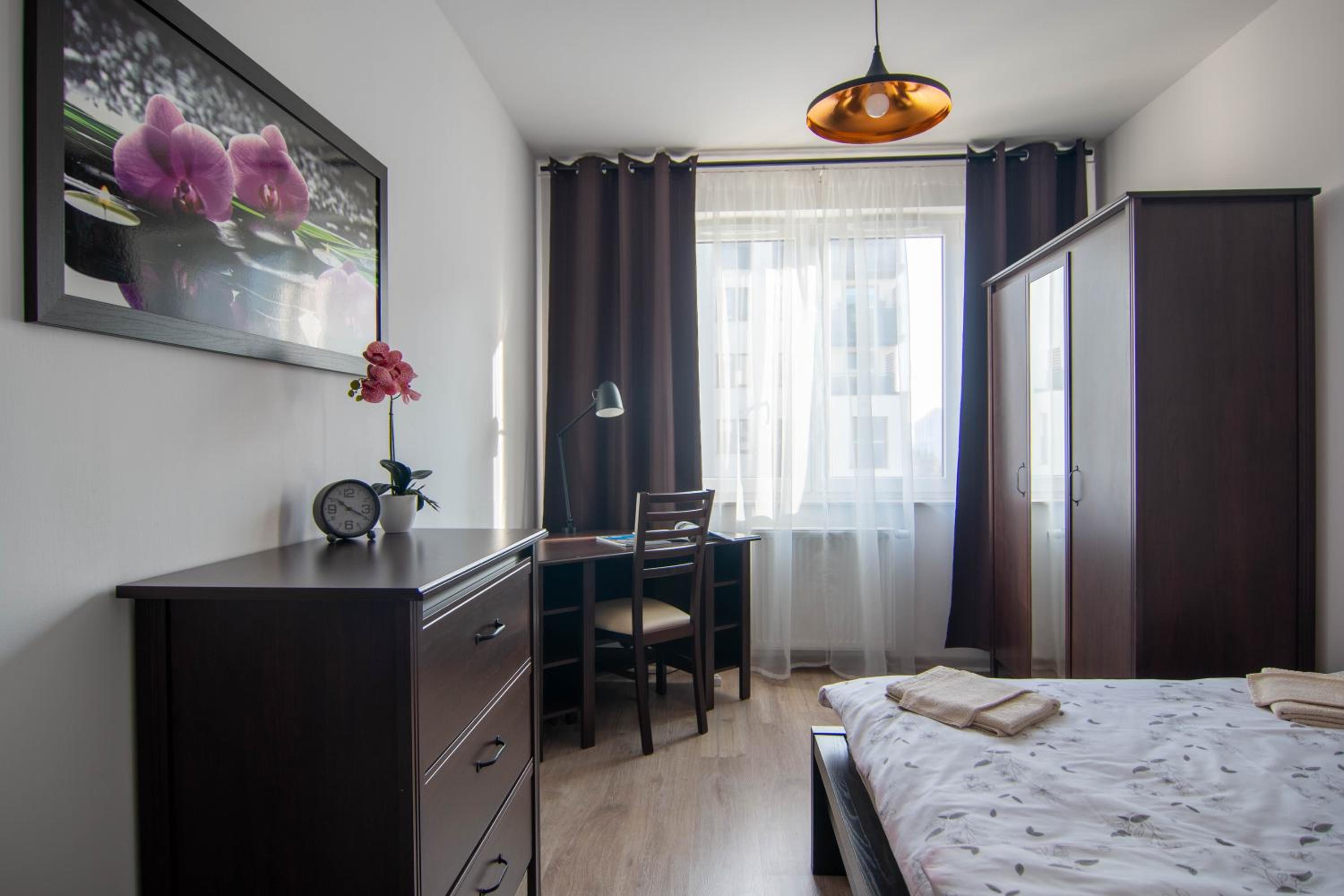 Three-Bedroom Apartment - Photo 9
