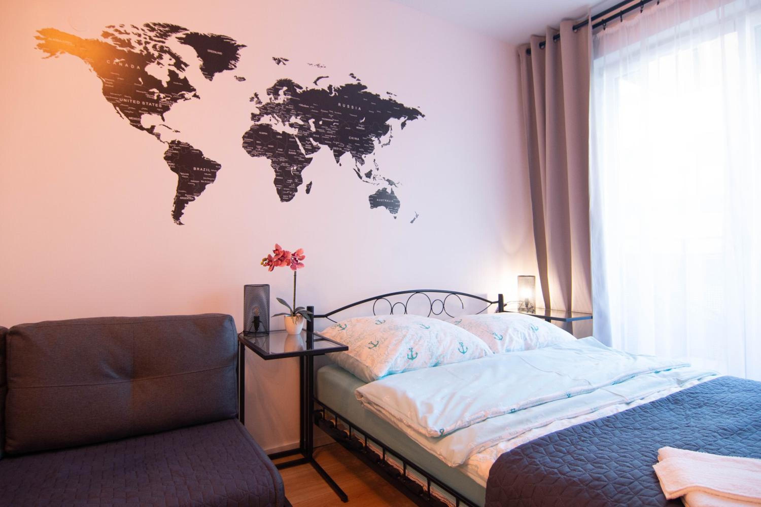 Apartment with Balcony - Photo 12