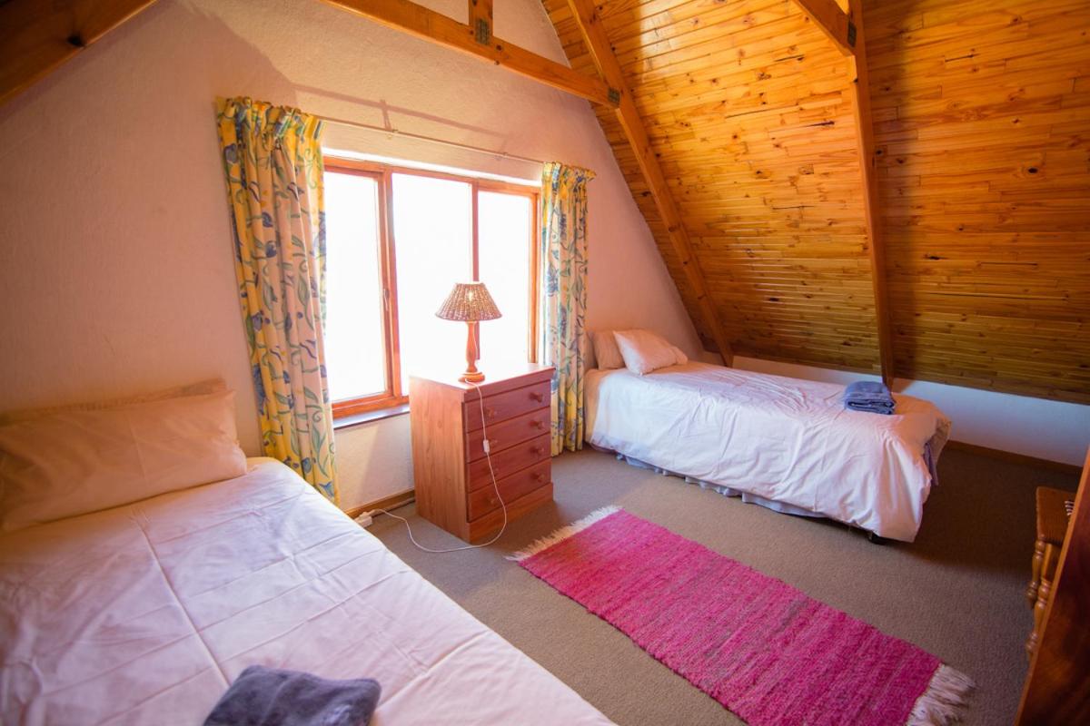 Four-Bedroom House photo 3