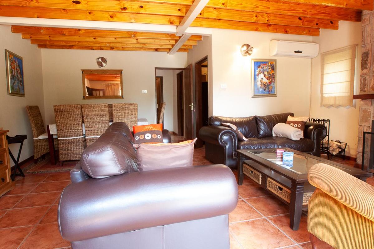 Three-Bedroom House photo 3