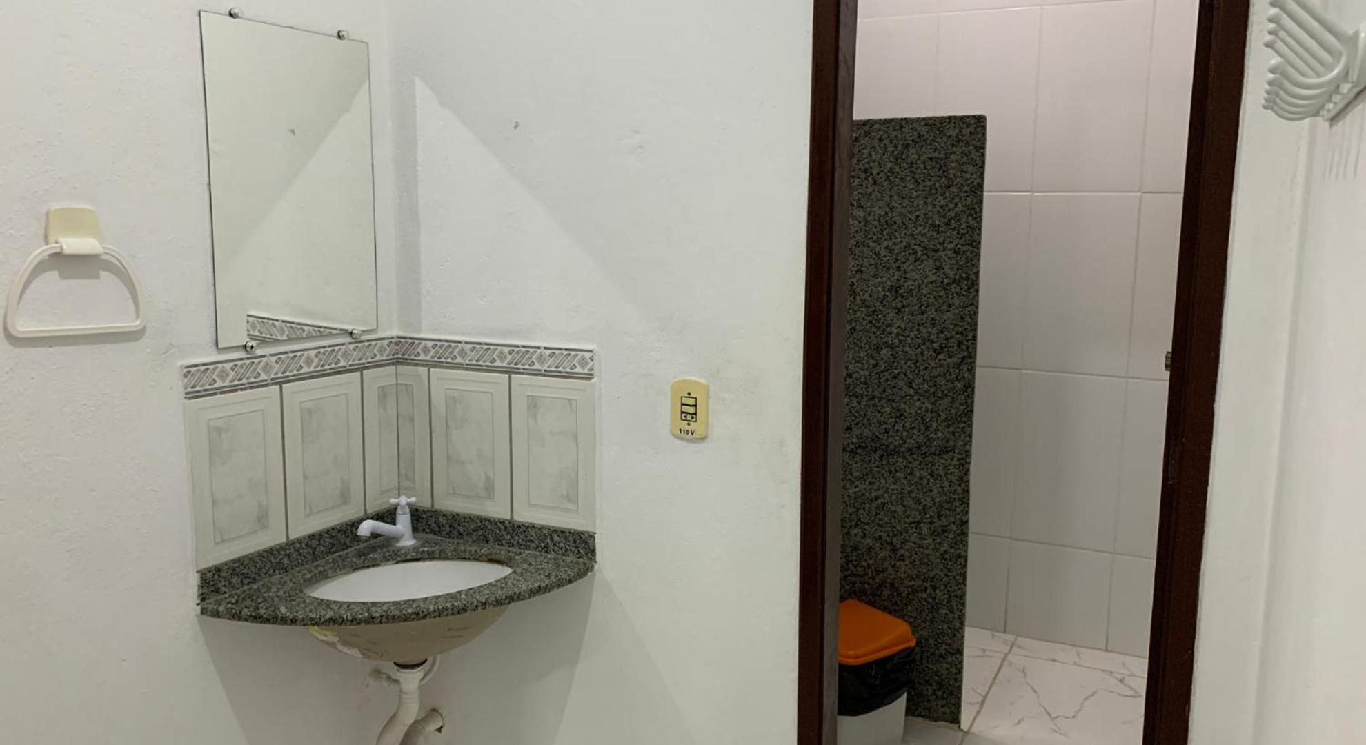 Suite with Balcony - Photo 11