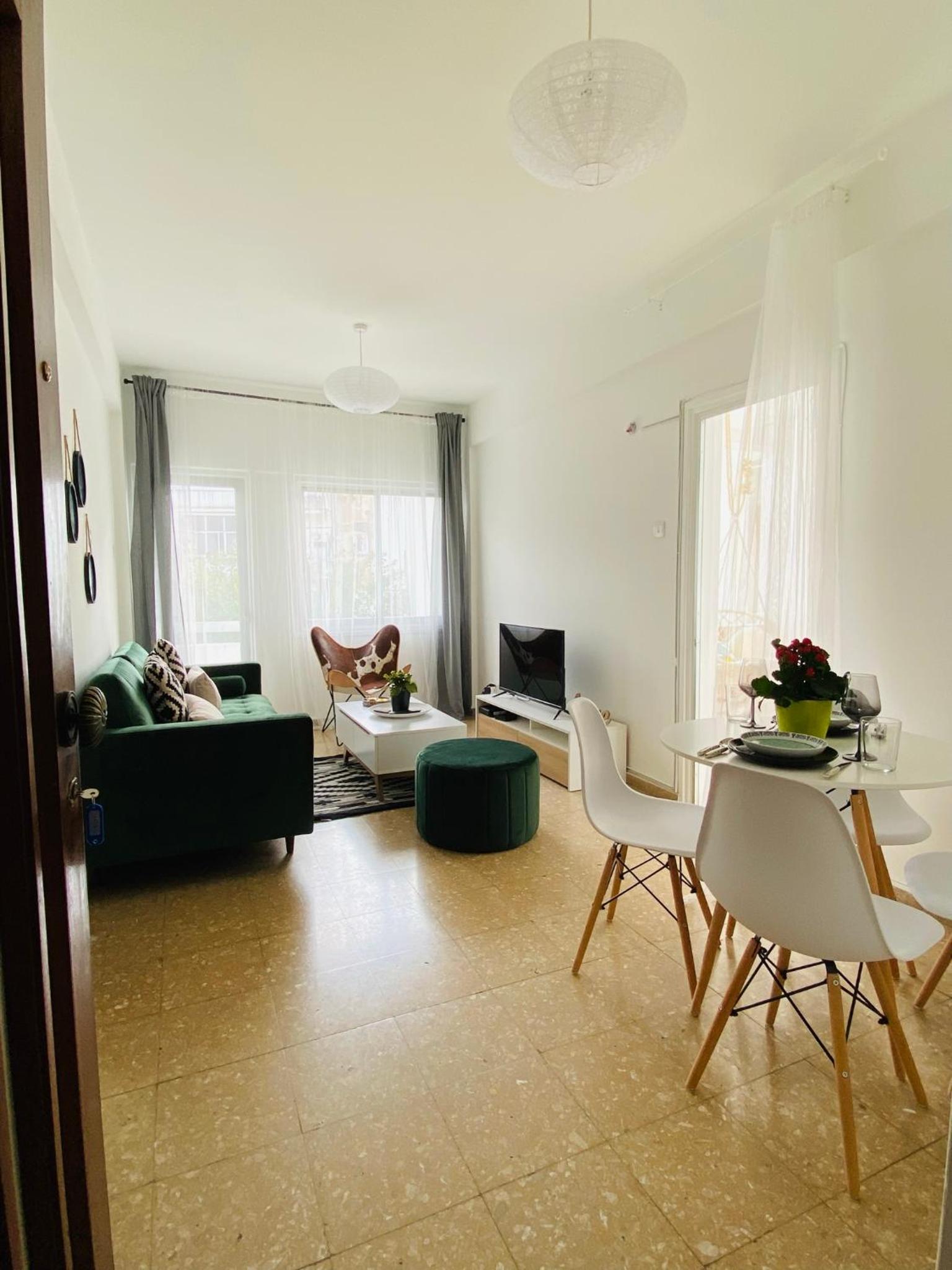 Deluxe Apartment - Photo 2