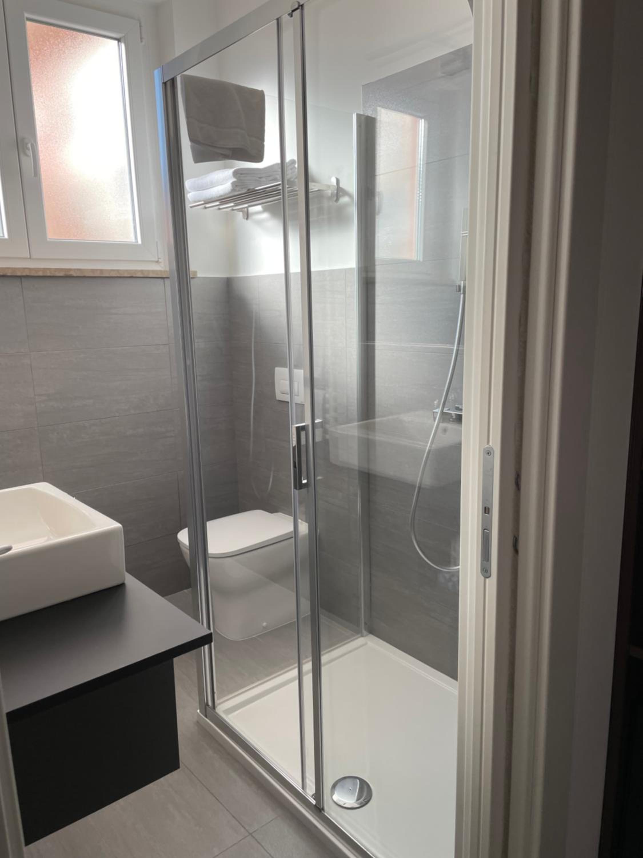 Deluxe Room - Photo 5