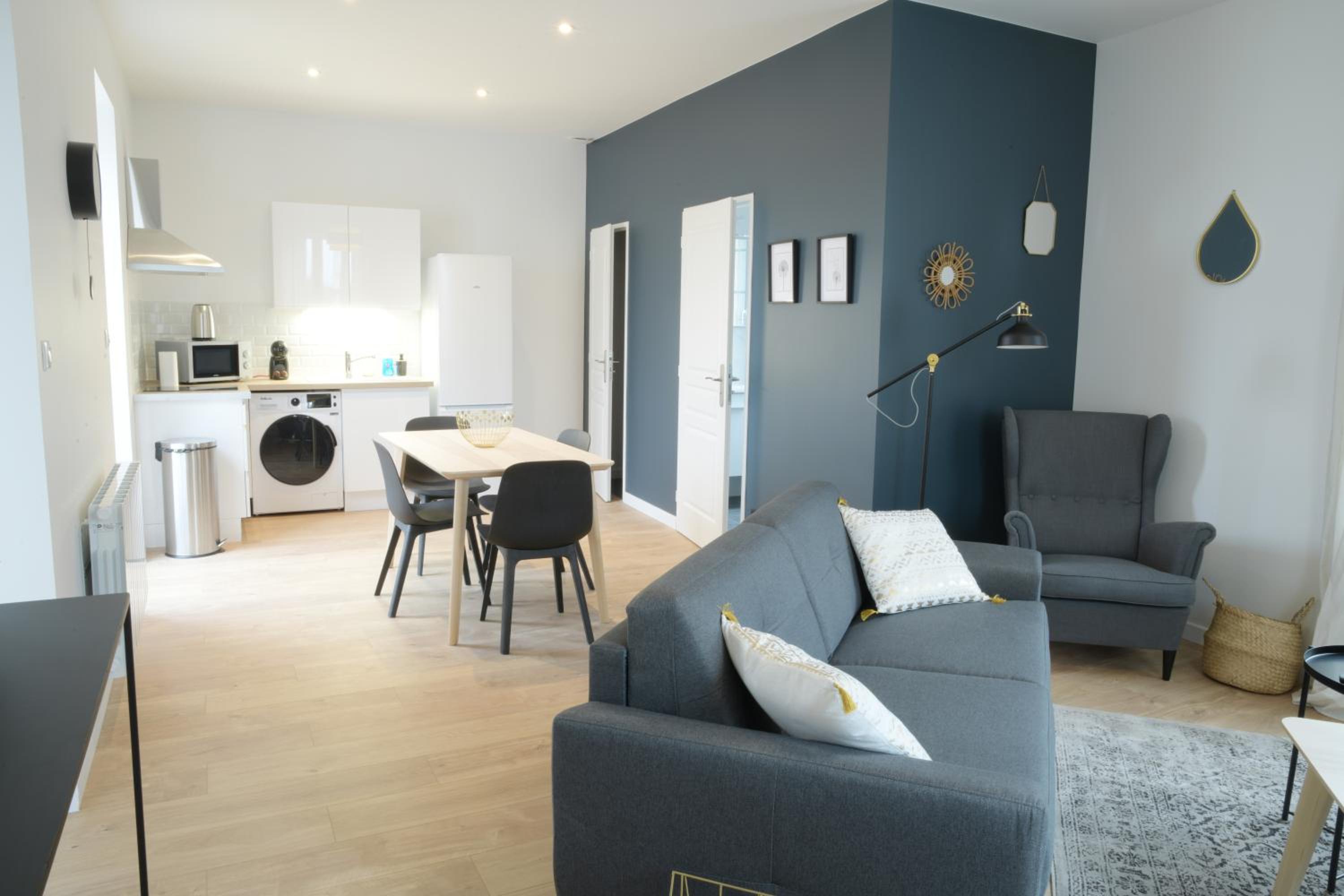 Apartment with Terrace photo 1