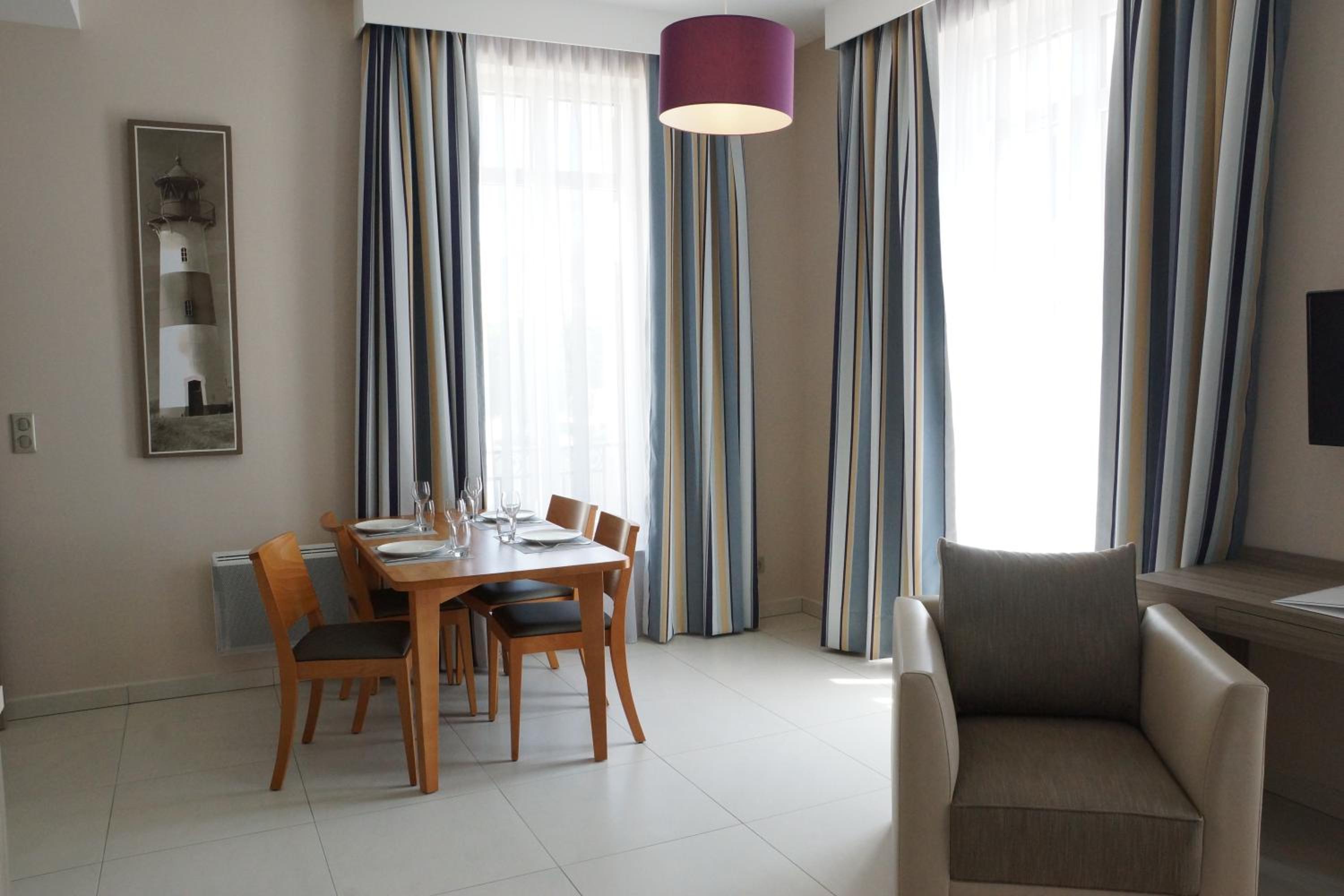 One-Bedroom Apartment photo 2
