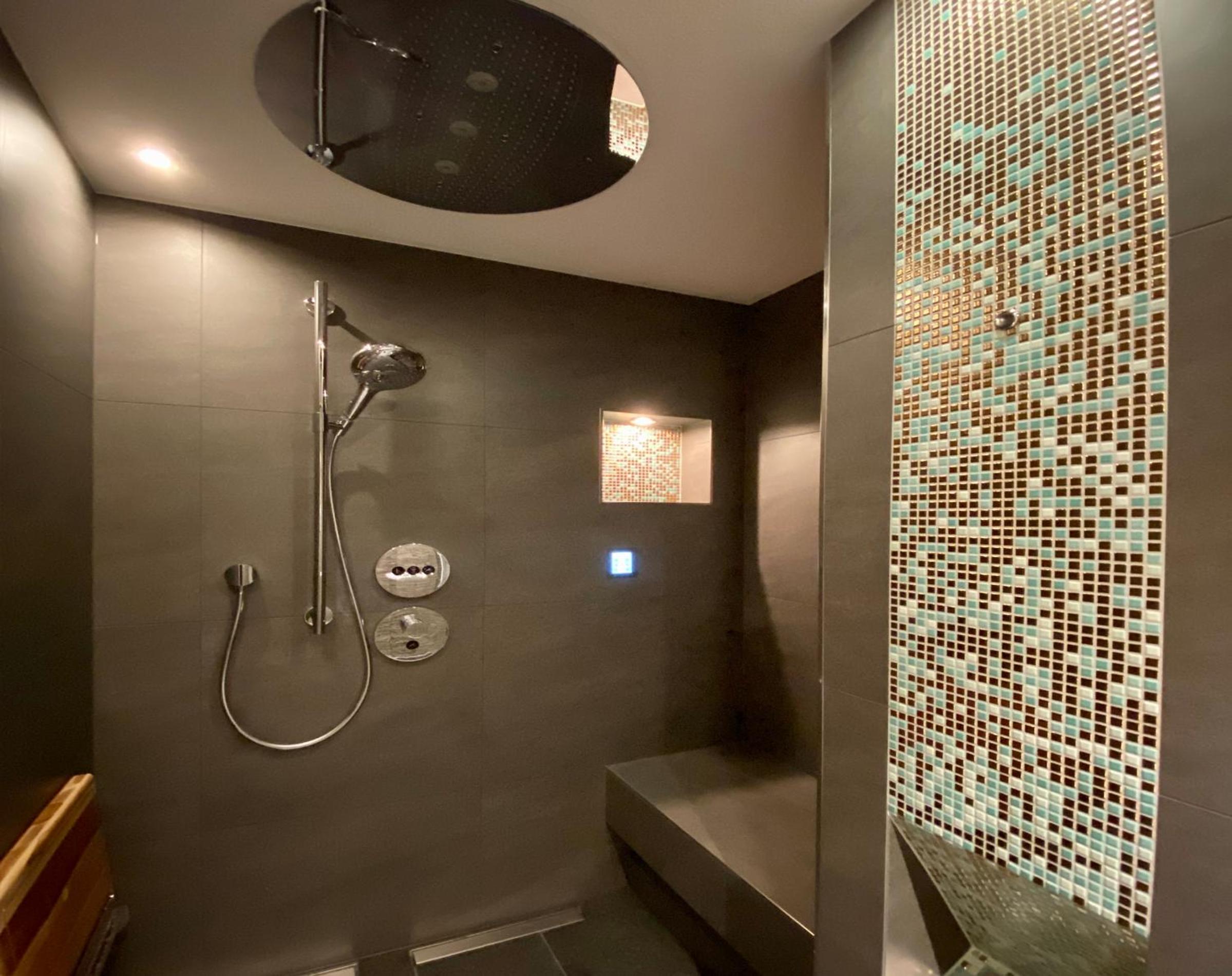 Suite - Photo 2