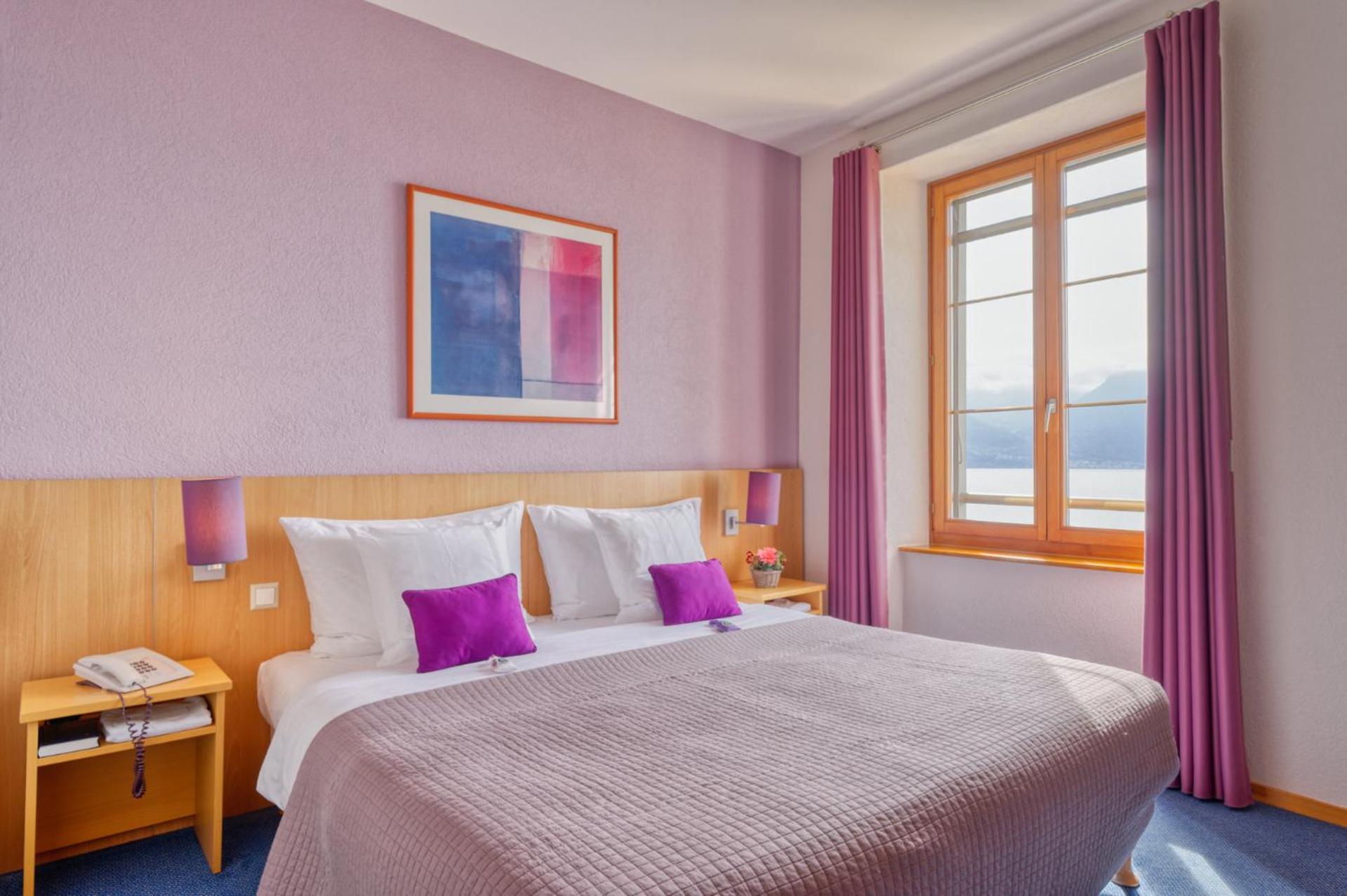 Standard Double or Twin Room with Lake View