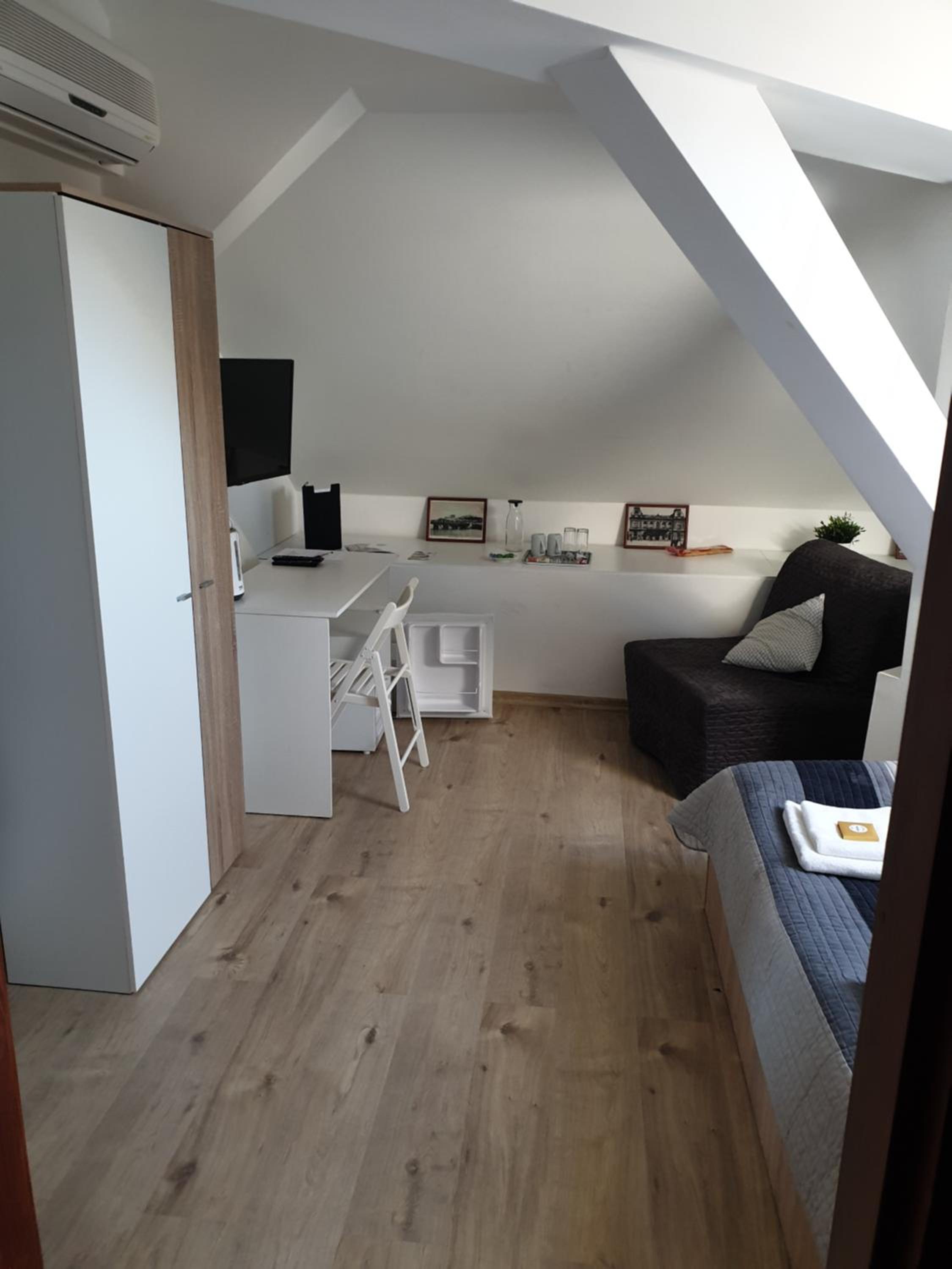 Double Room - Photo 2
