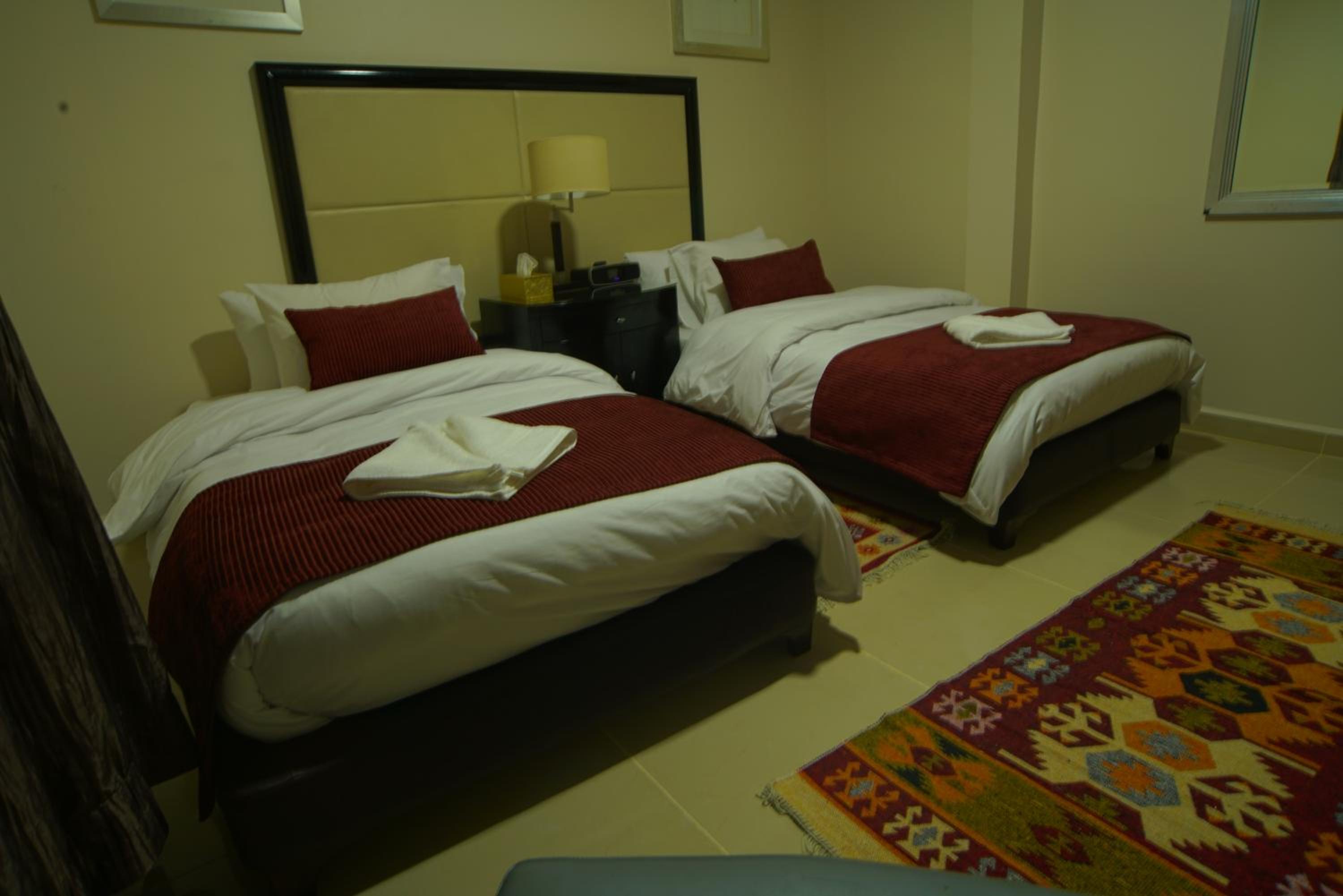 Standard Twin Room - Photo 9