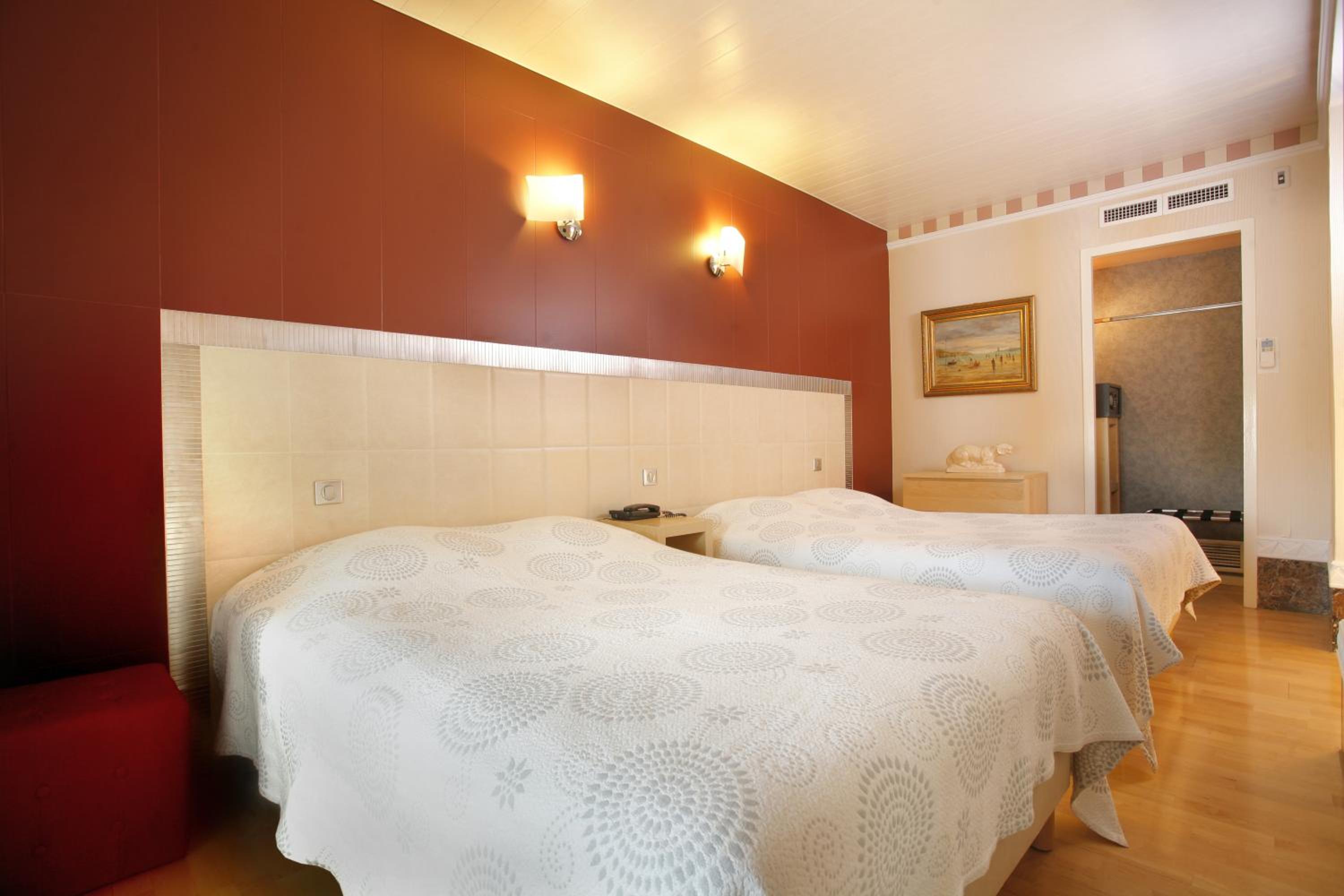 Suite - Photo 3