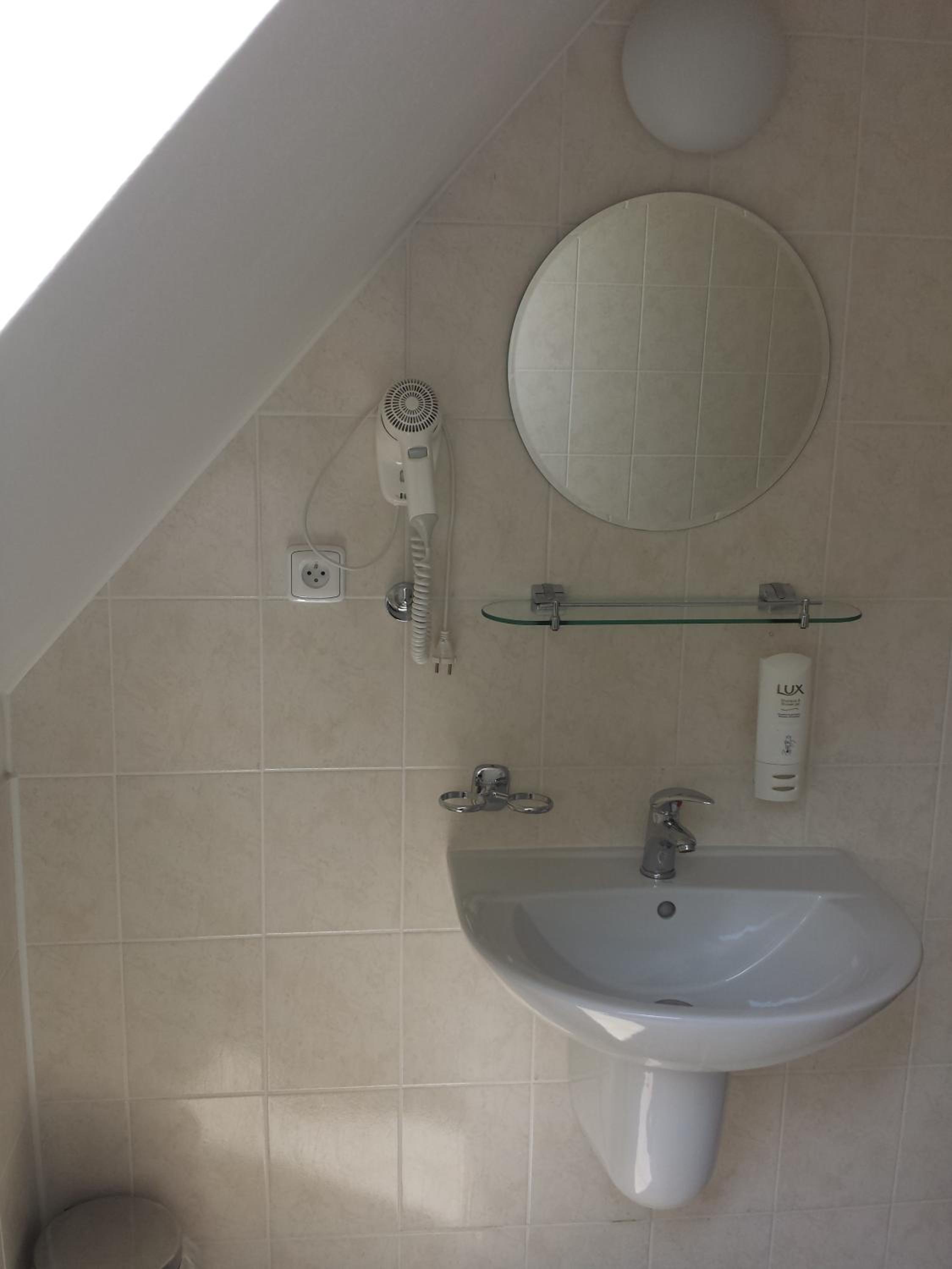 Single Room photo 3