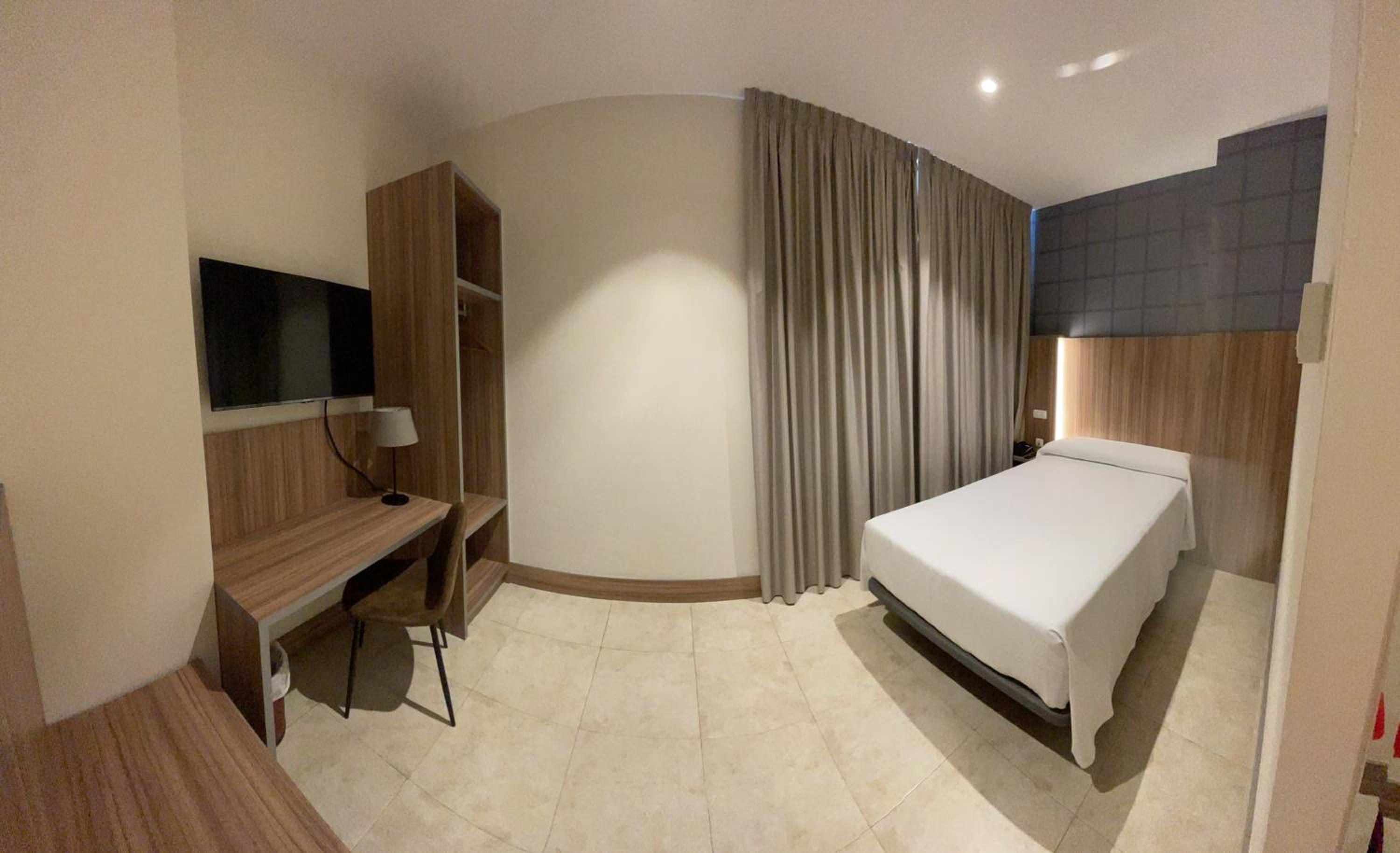 Single Room photo 2