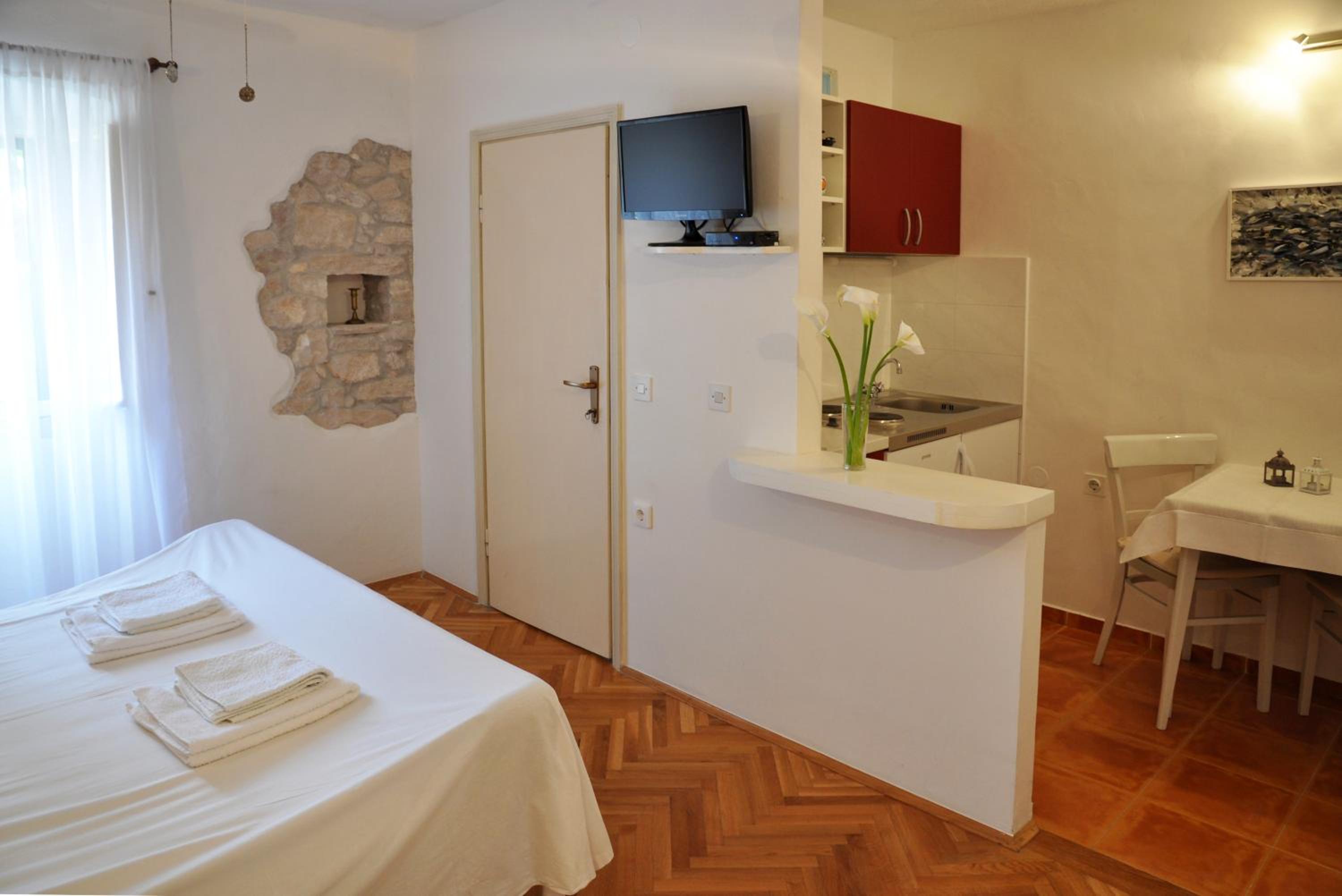 Apartment with Terrace photo 3