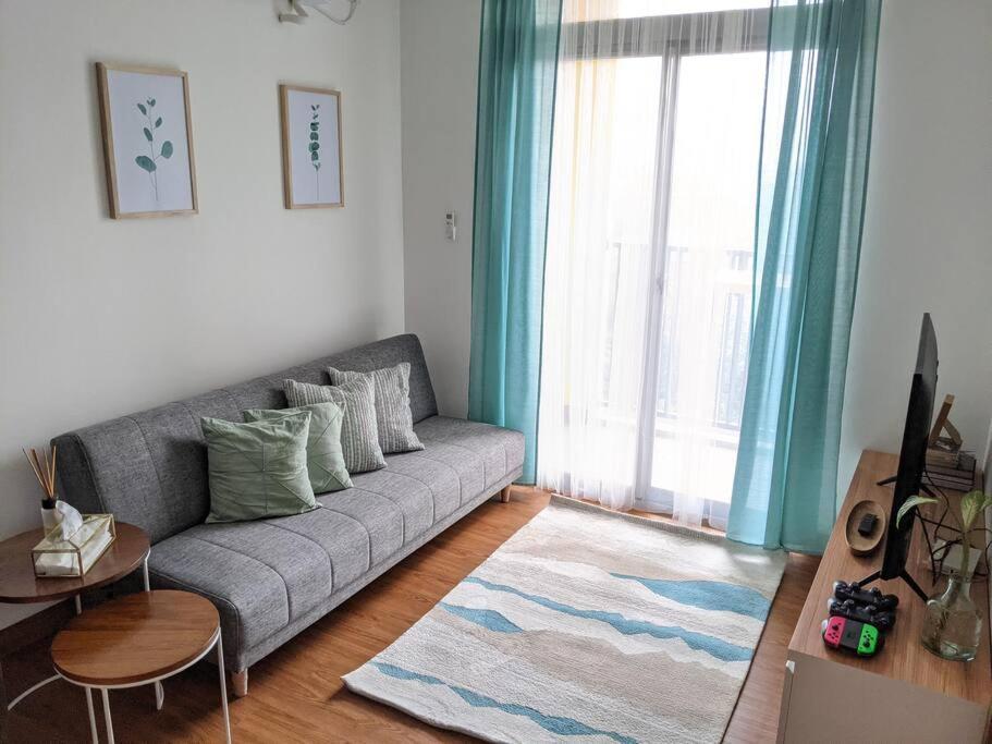 One-Bedroom Apartment - Photo 1