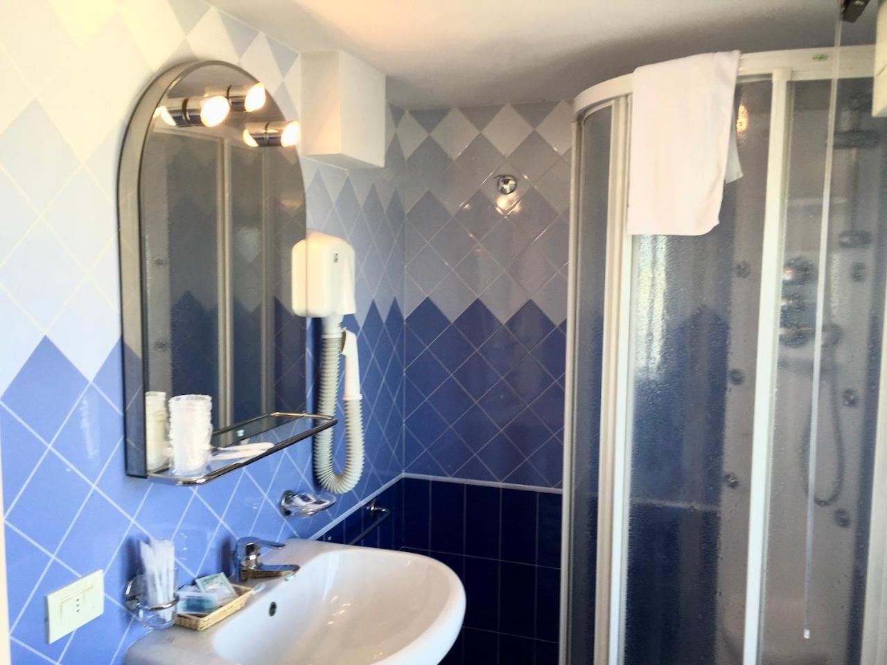 Junior Suite with Sea View photo 3