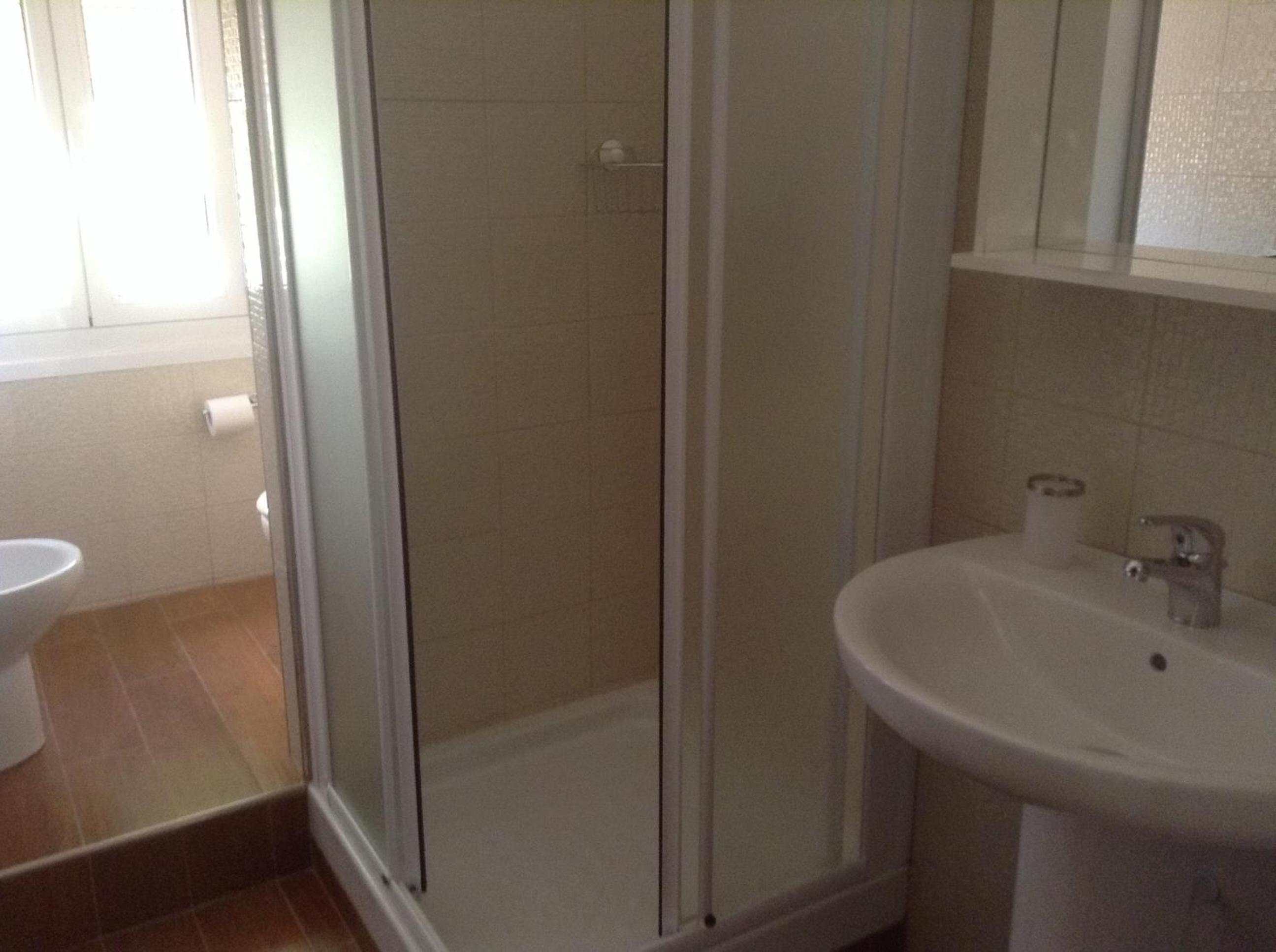 Quadruple Room - Photo 9