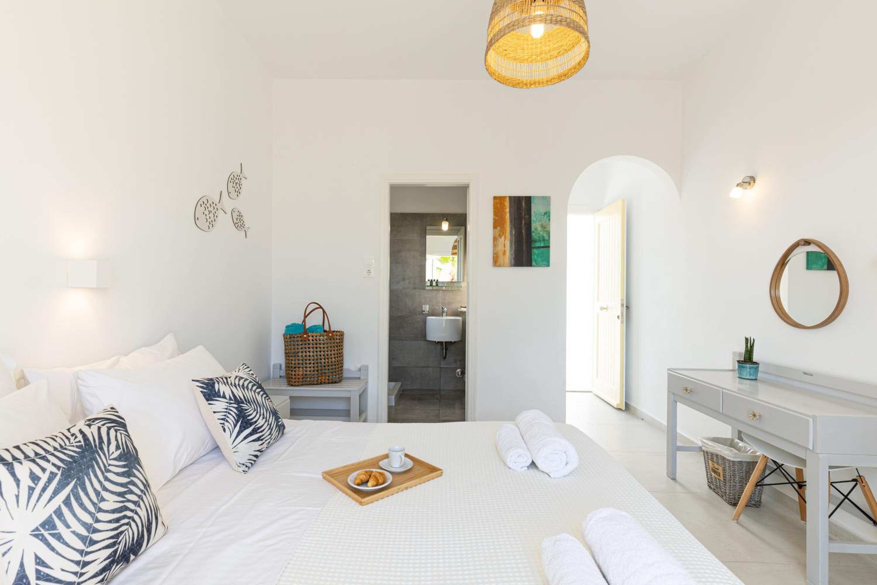 Double Room with Sea View - Photo 9